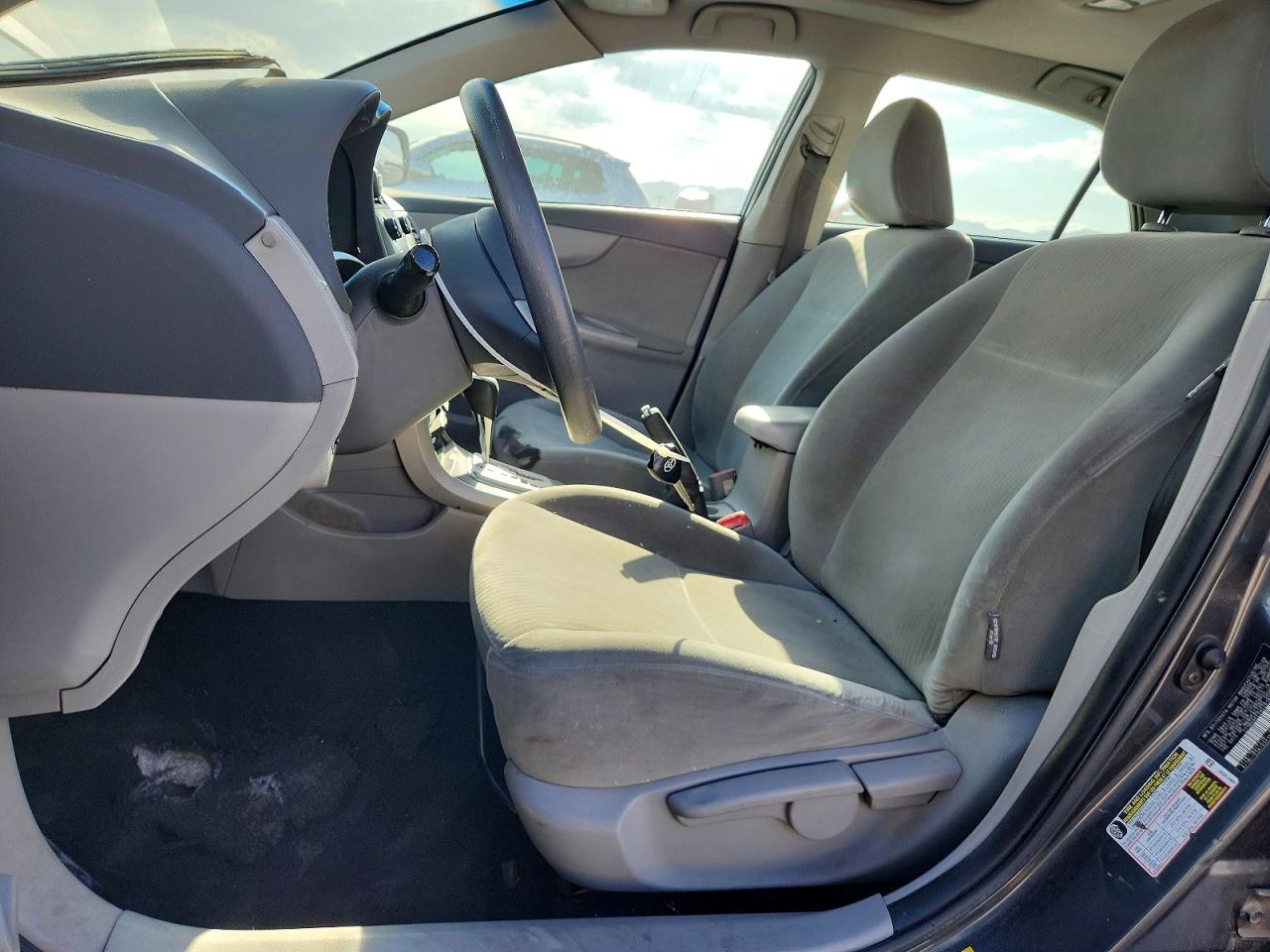 2010 Toyota Corolla Le Gray vin: 2T1BU4EE0AC281829