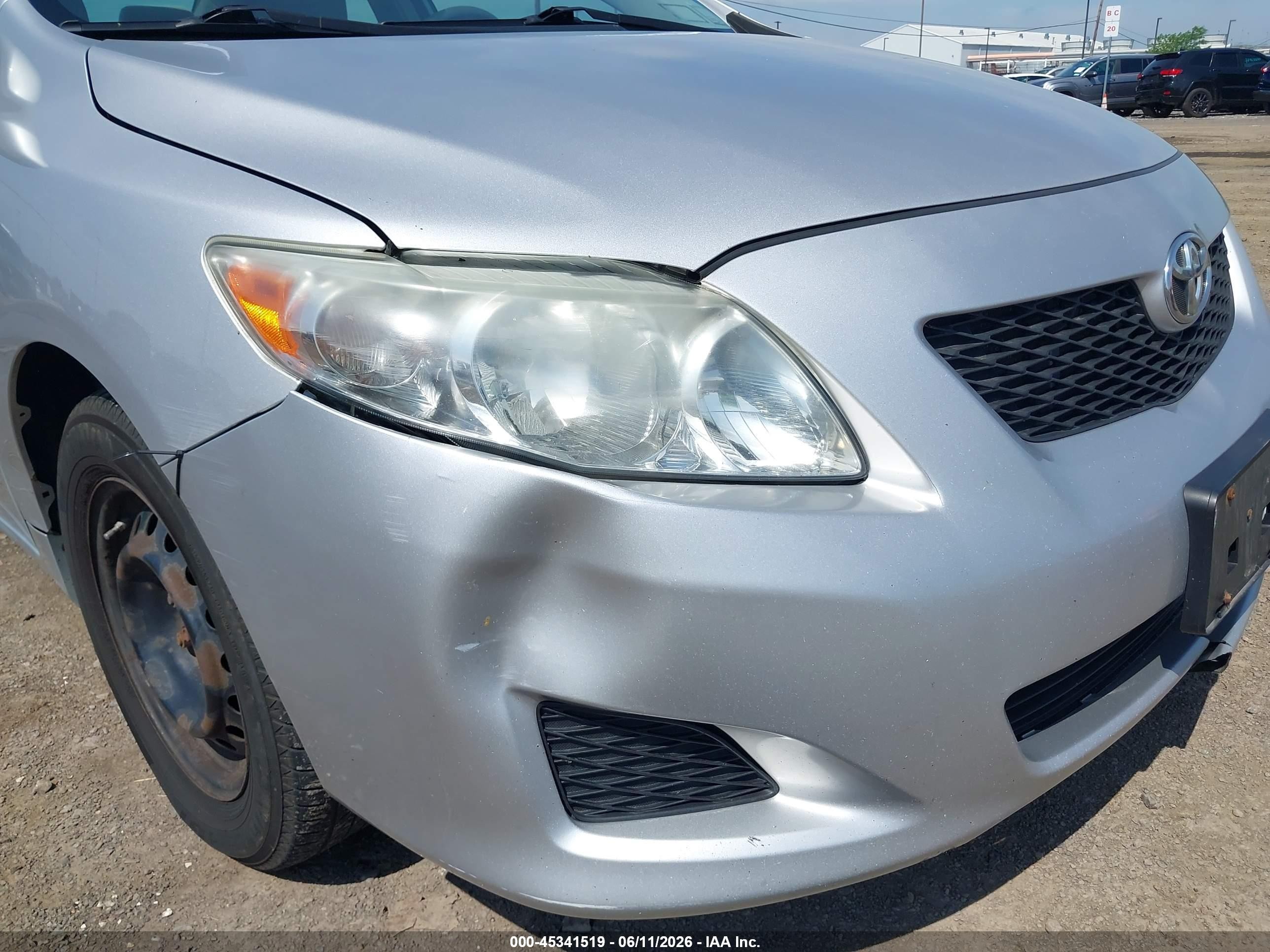 2010 Toyota Corolla Le Silver vin: 2T1BU4EE0AC306972