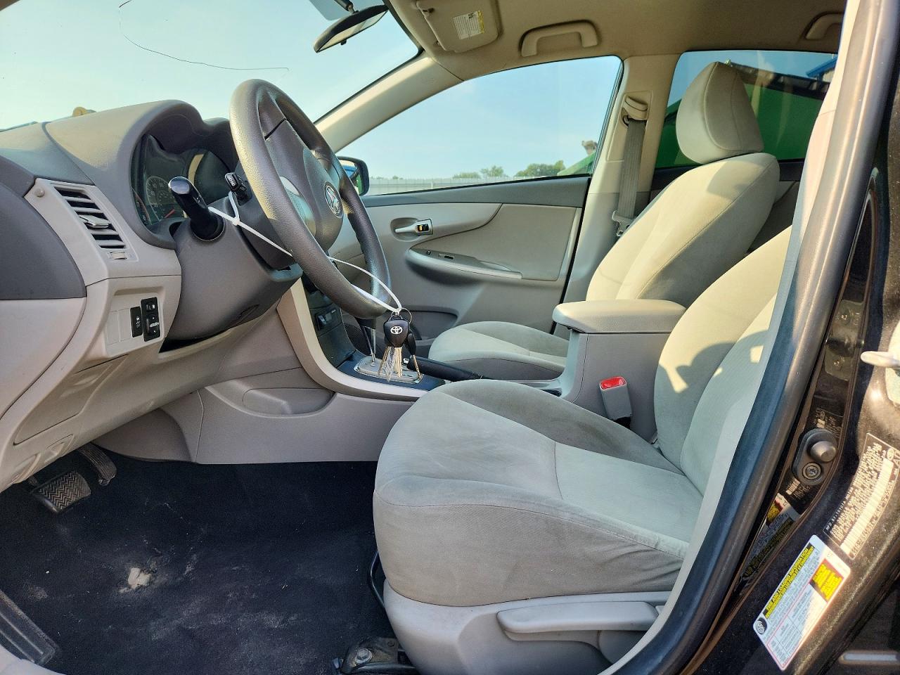 2010 Toyota Corolla Le Black vin: 2T1BU4EE0AC310553
