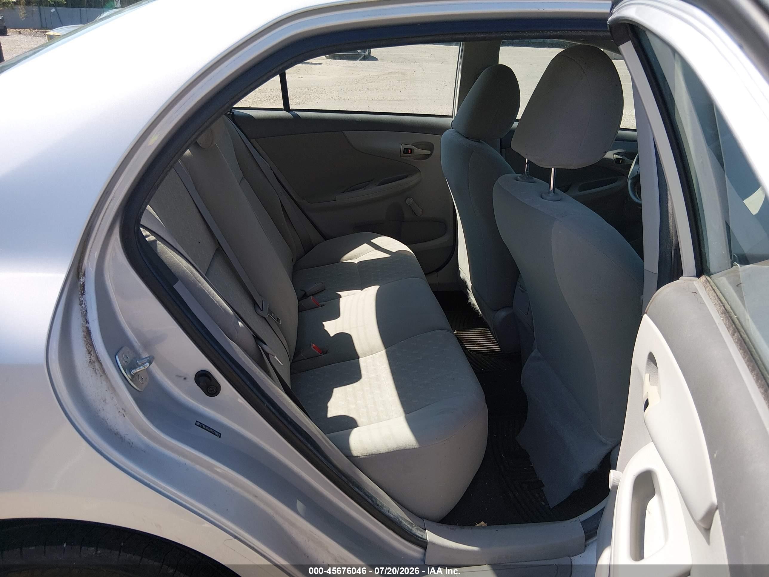 2010 Toyota Corolla   Silver vin: 2T1BU4EE0AC310861
