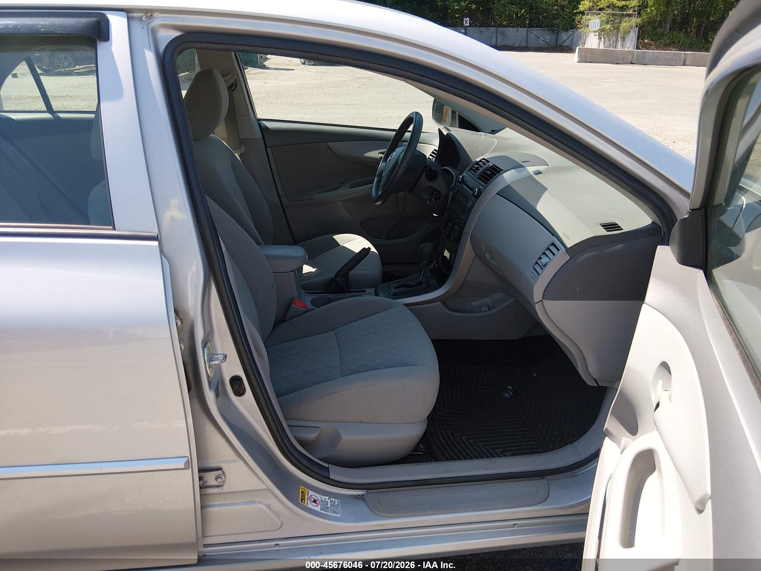 2010 Toyota Corolla   Silver vin: 2T1BU4EE0AC310861