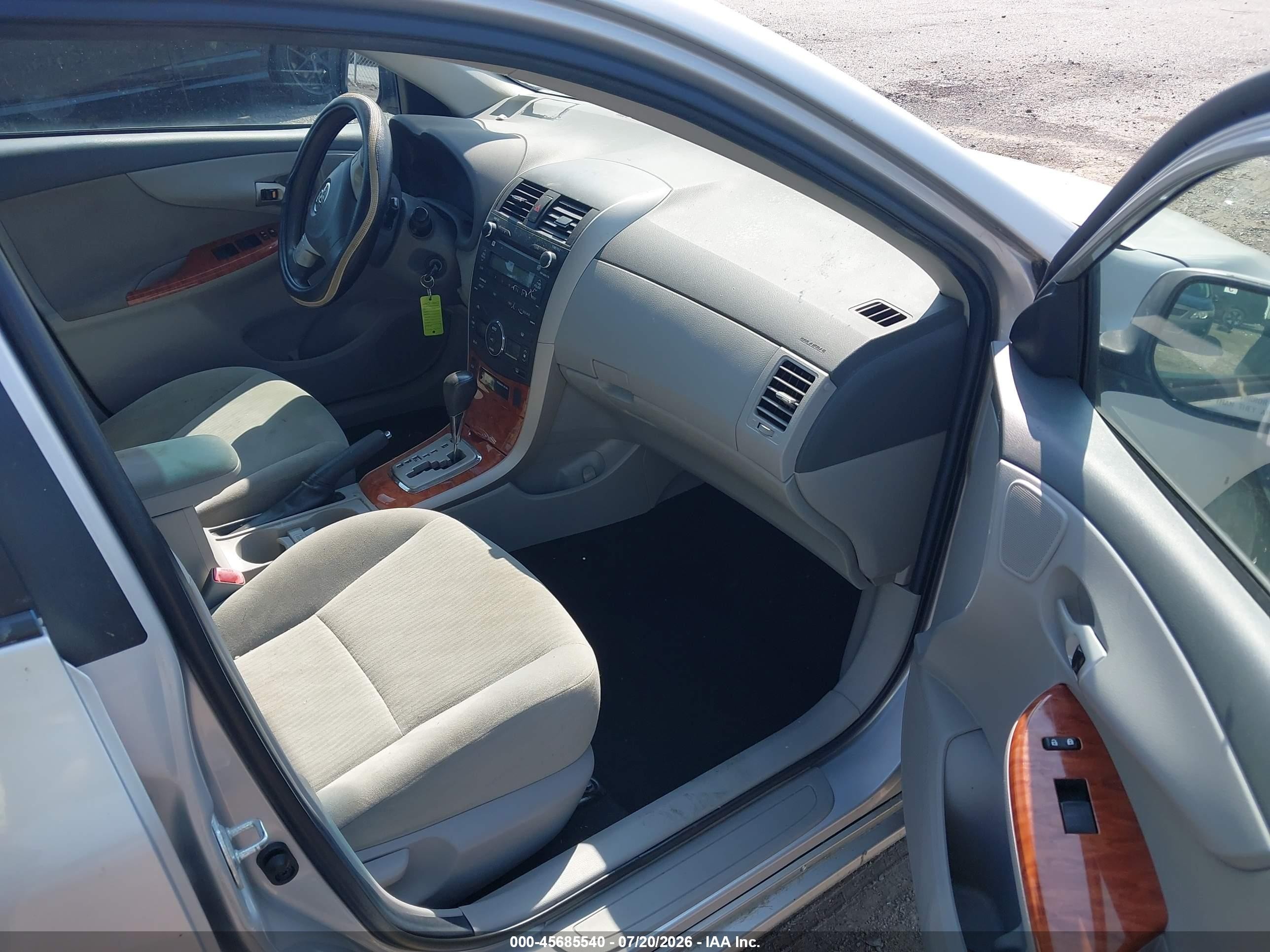 2010 Toyota Corolla Xle Silver vin: 2T1BU4EE0AC329586