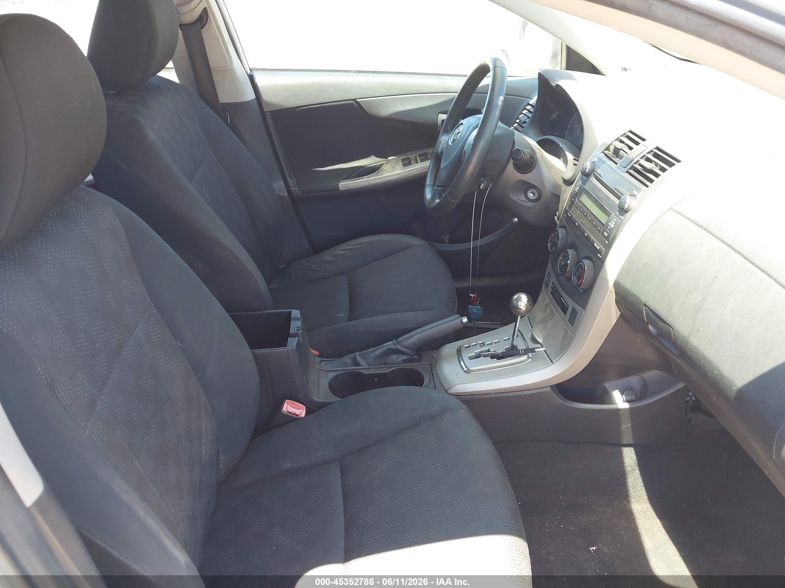 2010 Toyota Corolla S White vin: 2T1BU4EE0AC374060