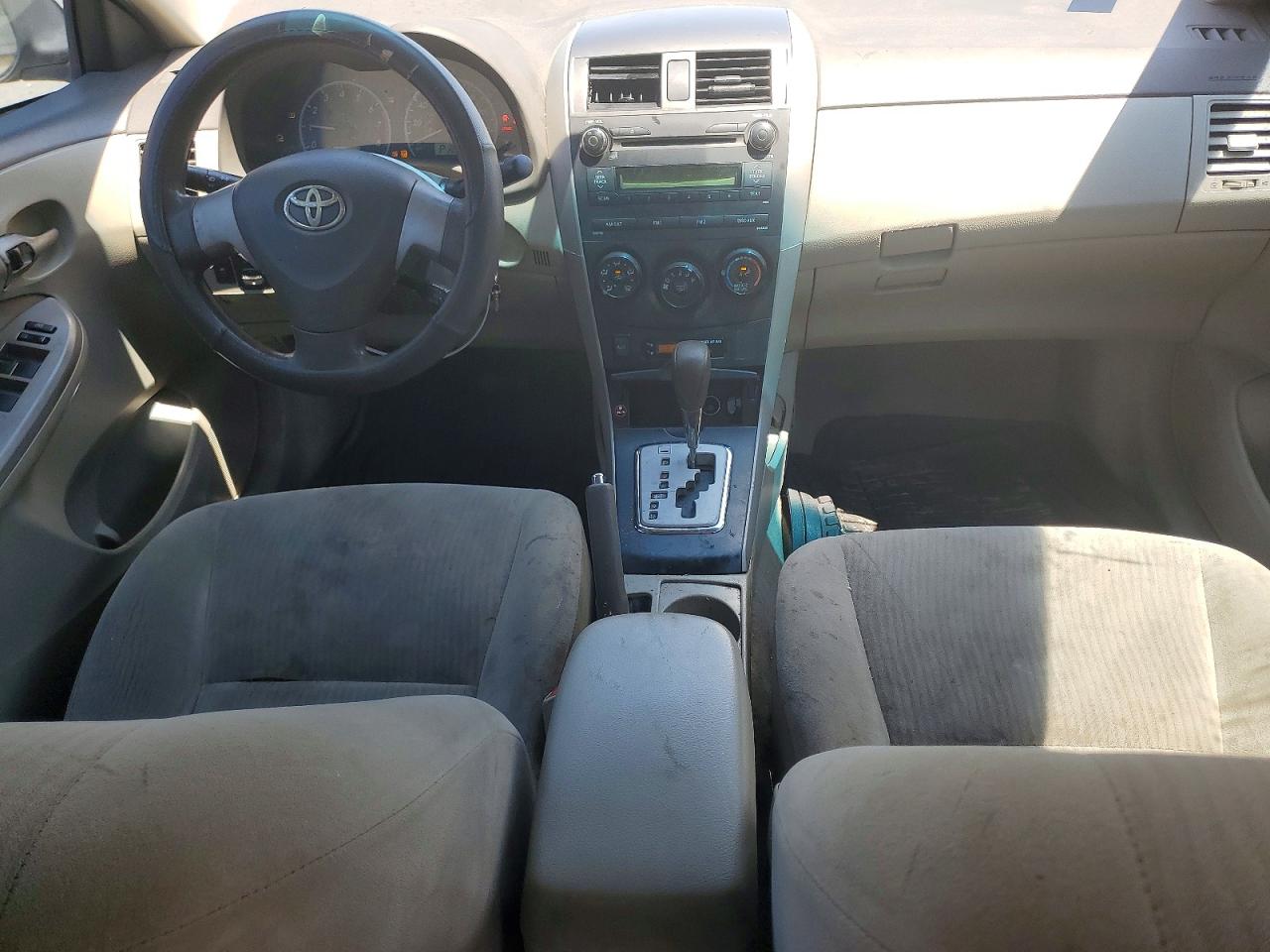 2010 Toyota Corolla Le Green vin: 2T1BU4EE0AC387679
