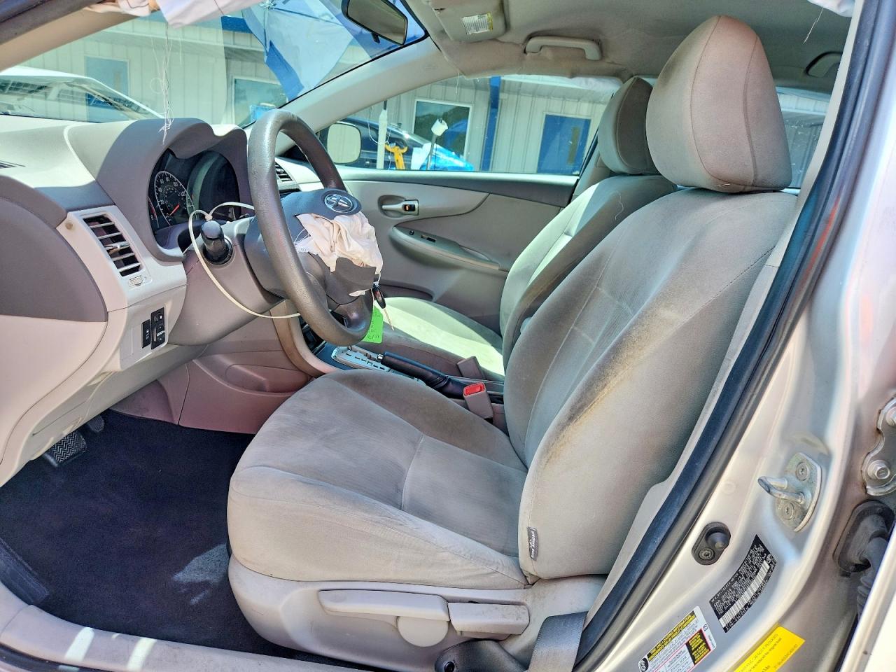 2010 Toyota Corolla Le Silver vin: 2T1BU4EE0AC403167