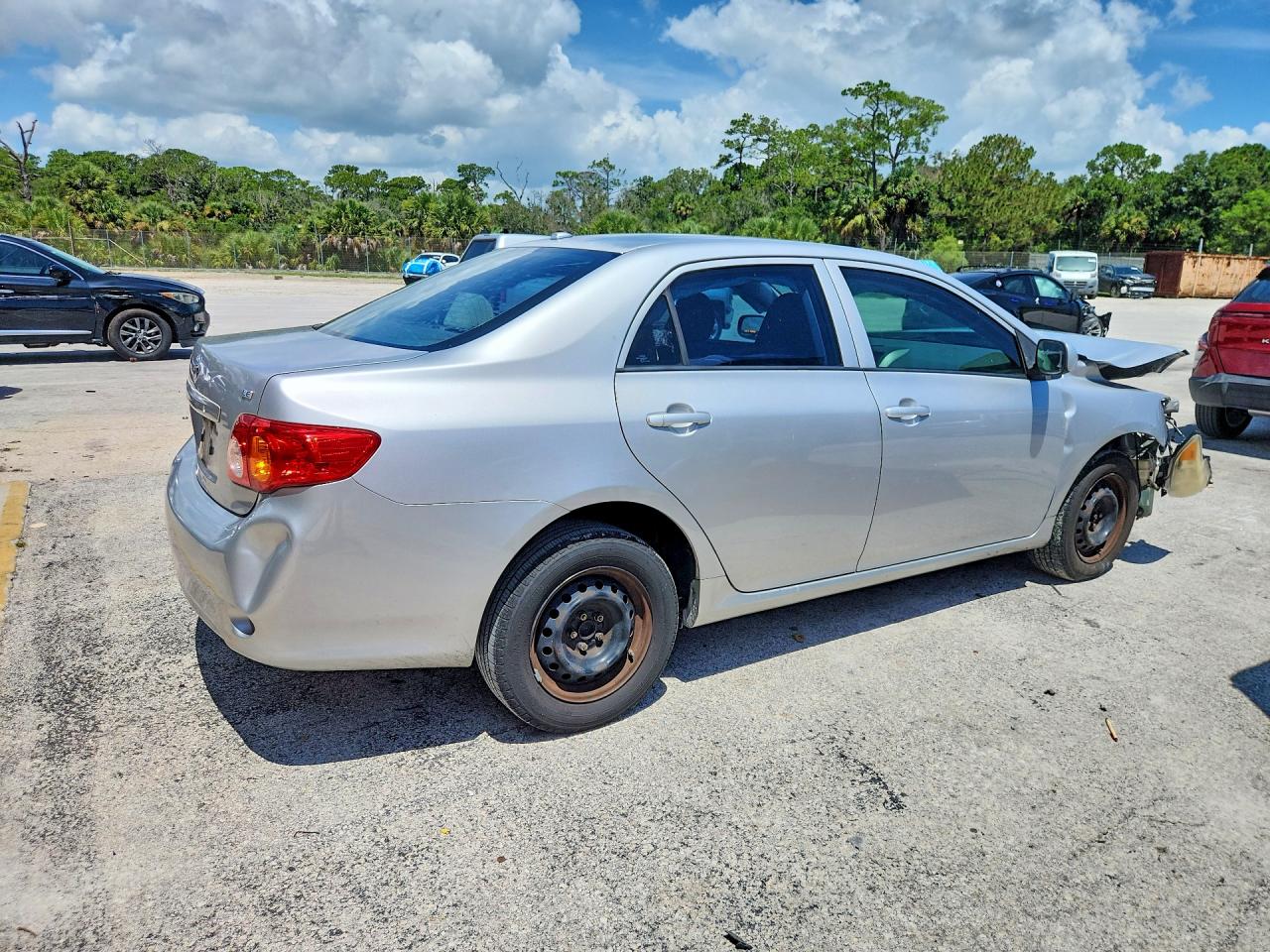 2010 Toyota Corolla Le Silver vin: 2T1BU4EE0AC403167