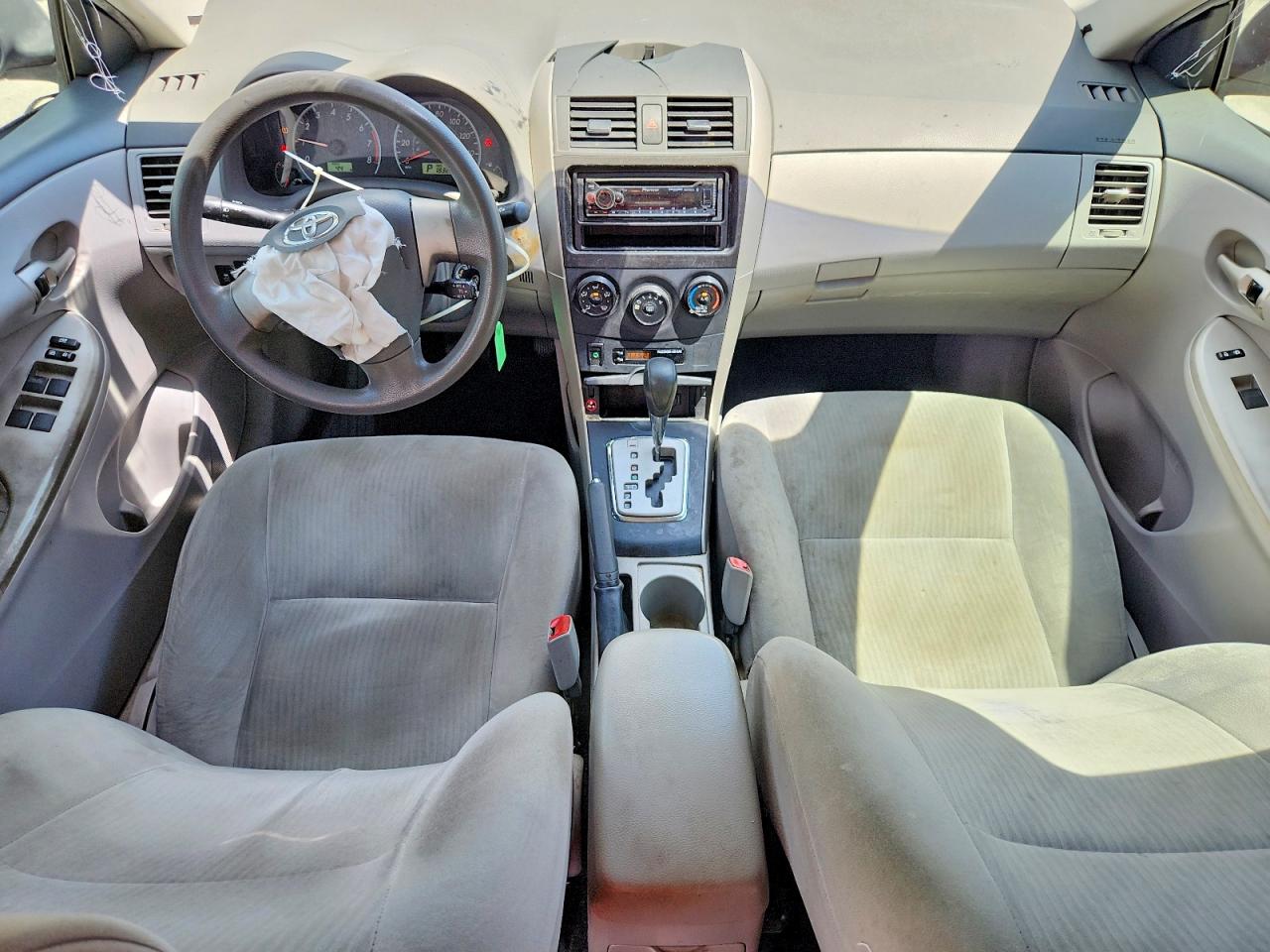2010 Toyota Corolla Le Silver vin: 2T1BU4EE0AC403167