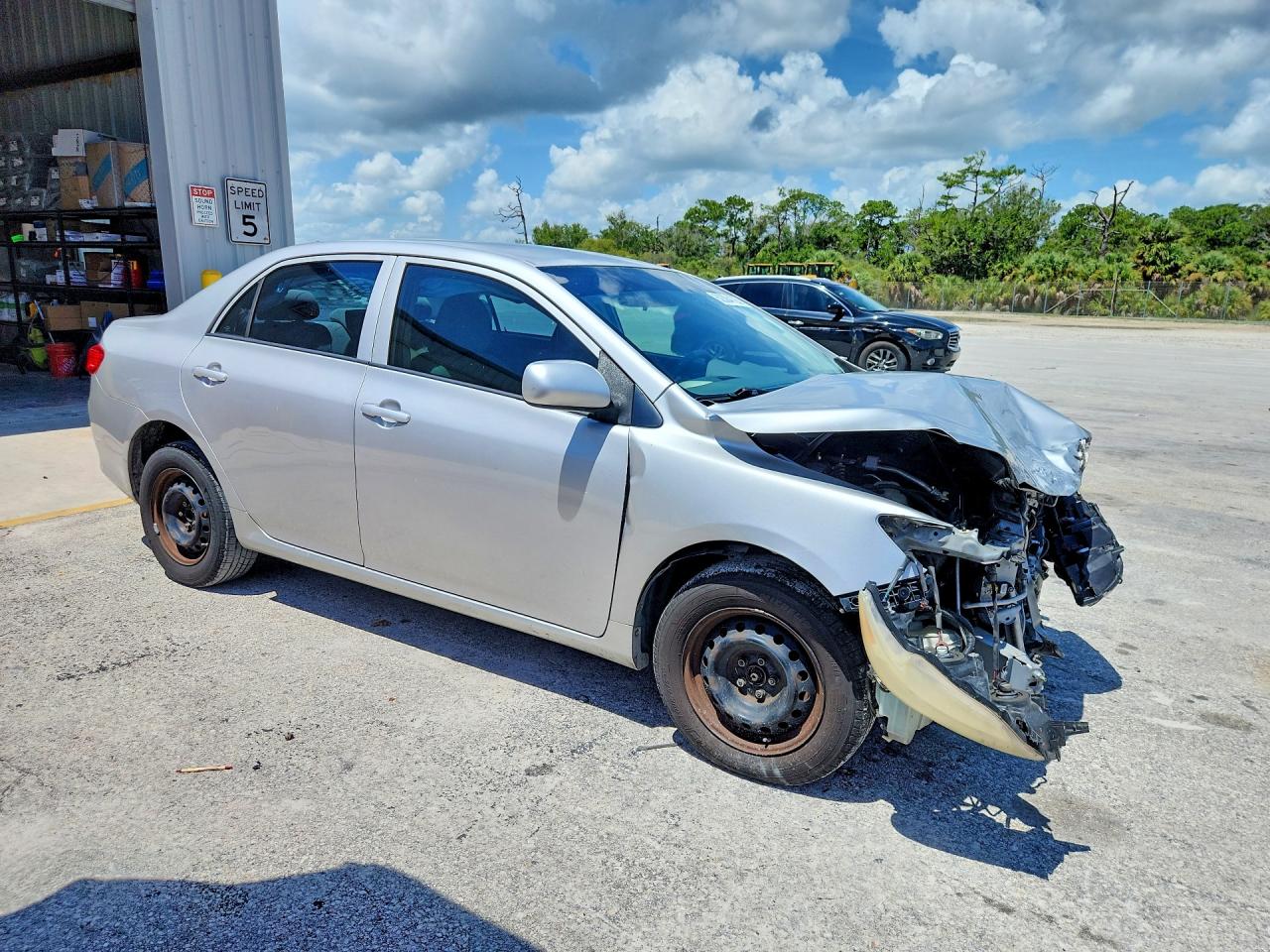 2010 Toyota Corolla Le Silver vin: 2T1BU4EE0AC403167