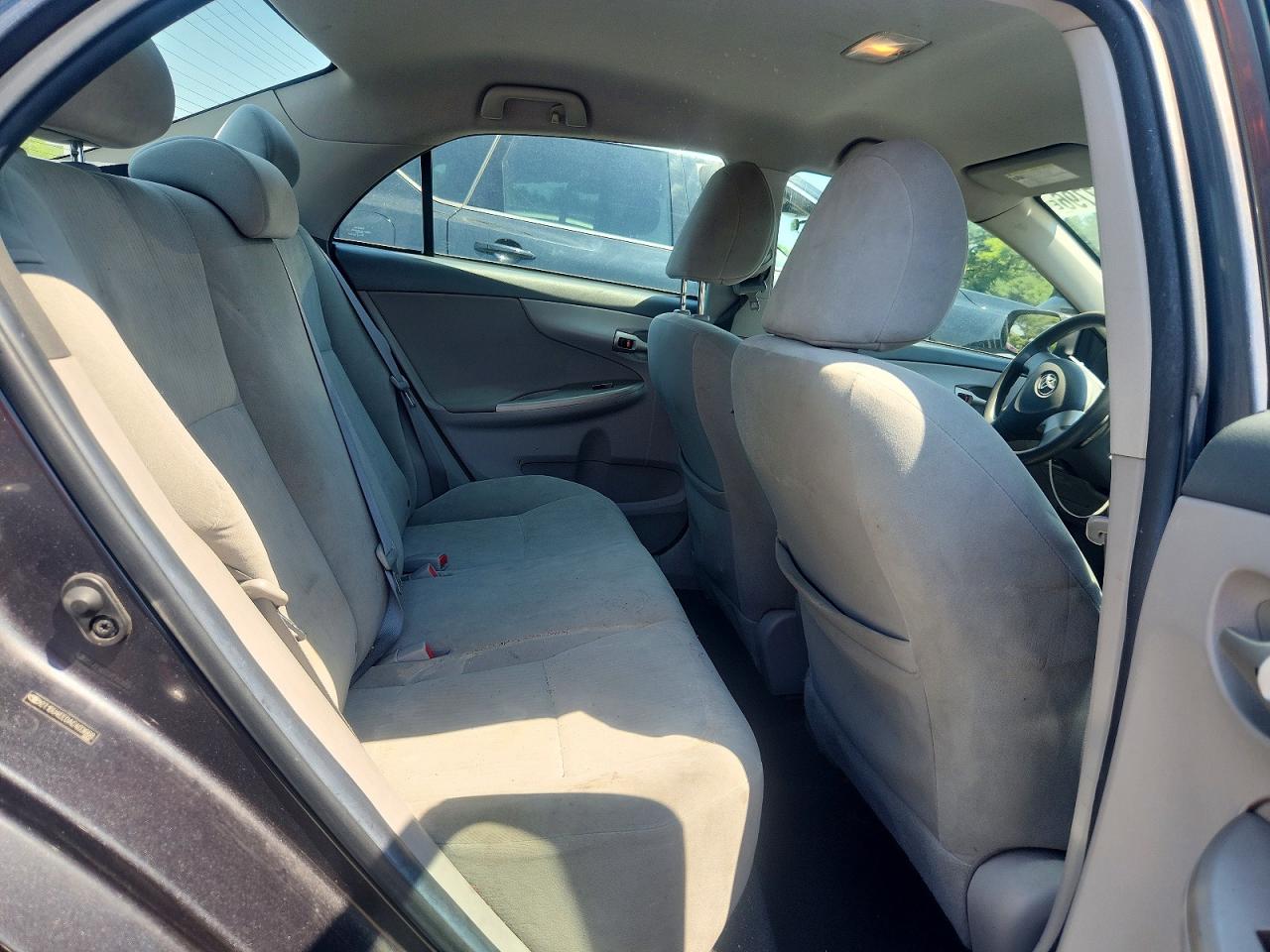 2010 Toyota Corolla Le Gray vin: 2T1BU4EE0AC403668