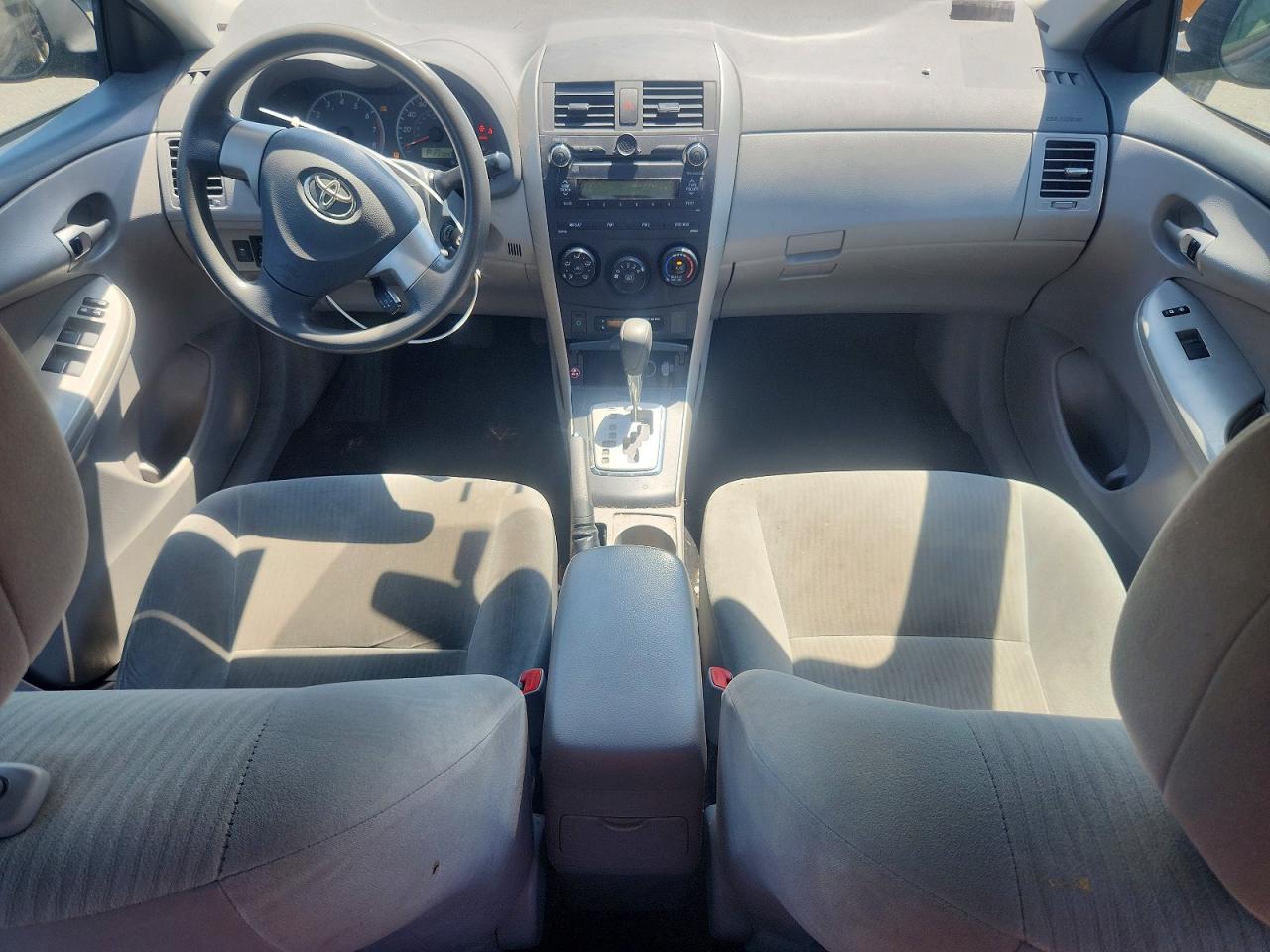 2010 Toyota Corolla Le Gray vin: 2T1BU4EE0AC403668