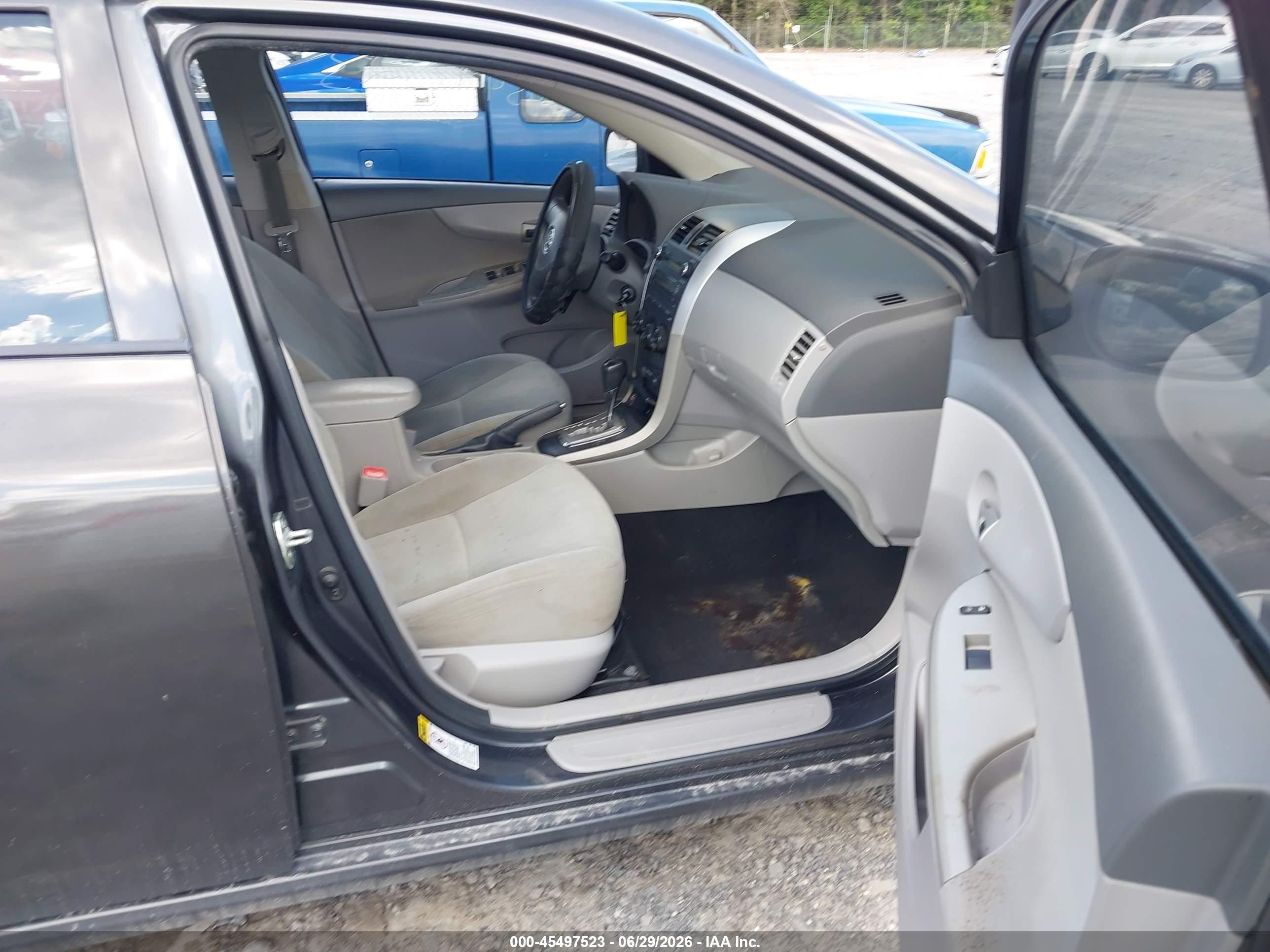 2010 Toyota Corolla Le Gray vin: 2T1BU4EE0AC442583