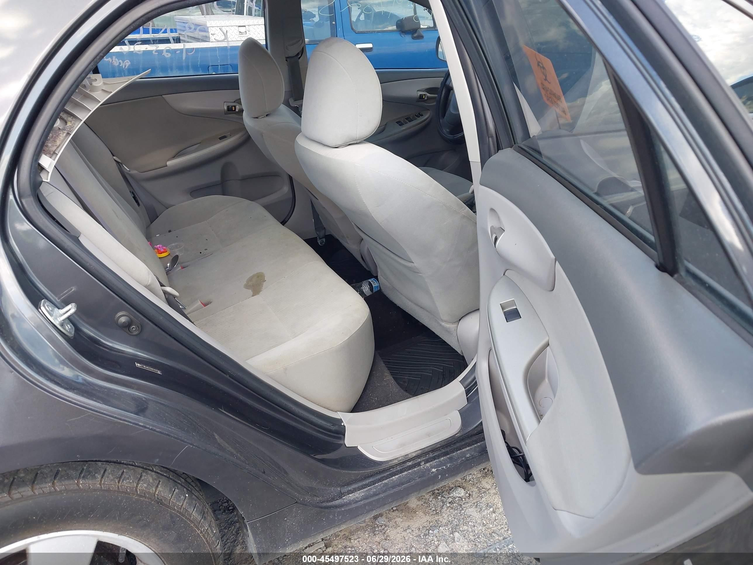 2010 Toyota Corolla Le Gray vin: 2T1BU4EE0AC442583