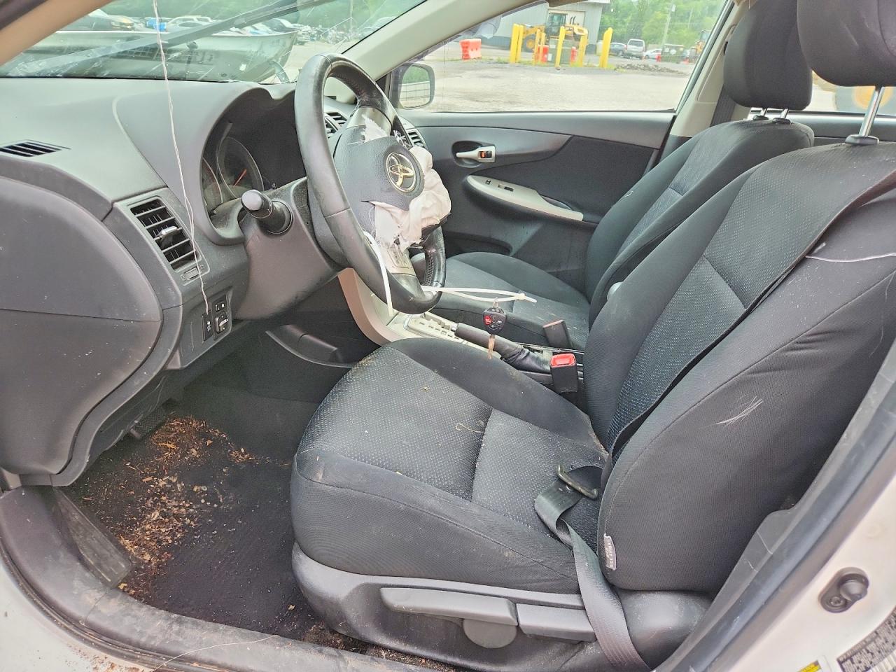 2010 Toyota Corolla S White vin: 2T1BU4EE0AC456886