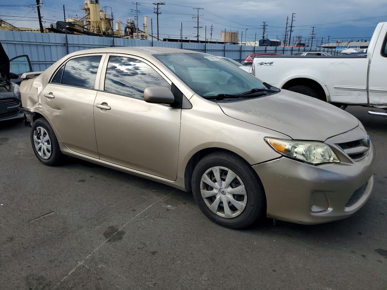 2010 Toyota Corolla Le Gold vin: 2T1BU4EE0AC504645