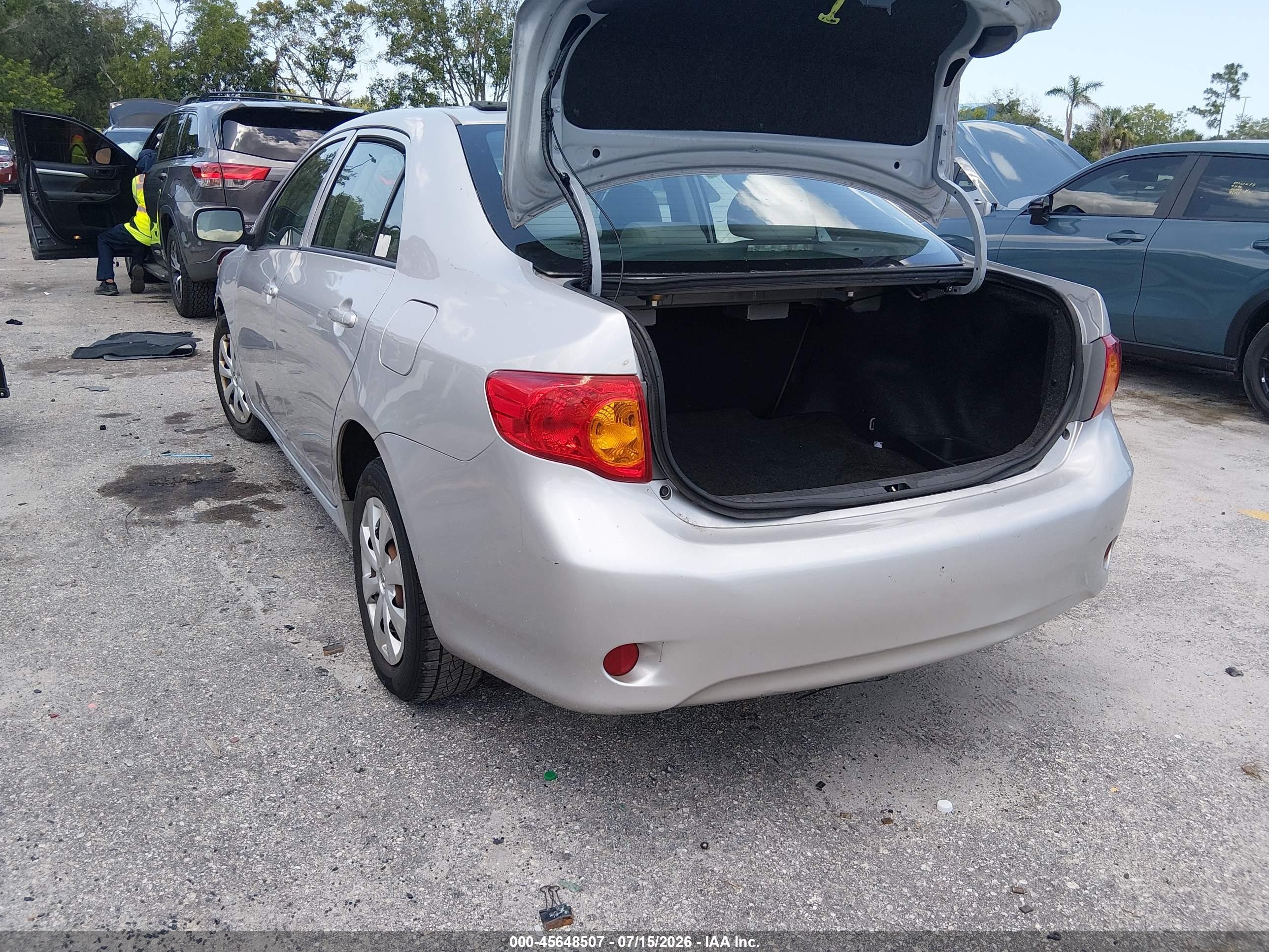 2010 Toyota Corolla Le Серебряный vin: 2T1BU4EE0AC517105
