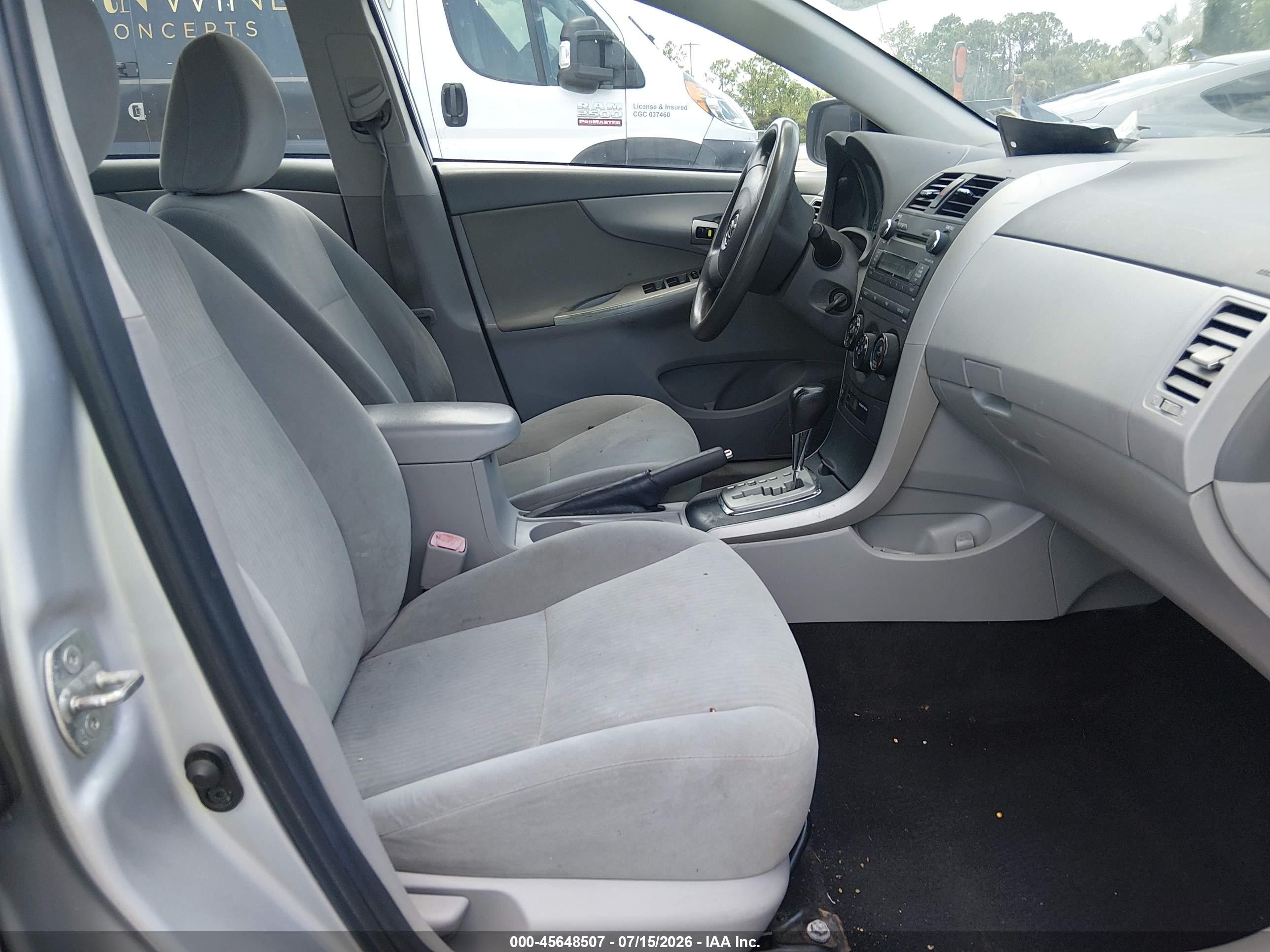 2010 Toyota Corolla Le Серебряный vin: 2T1BU4EE0AC517105