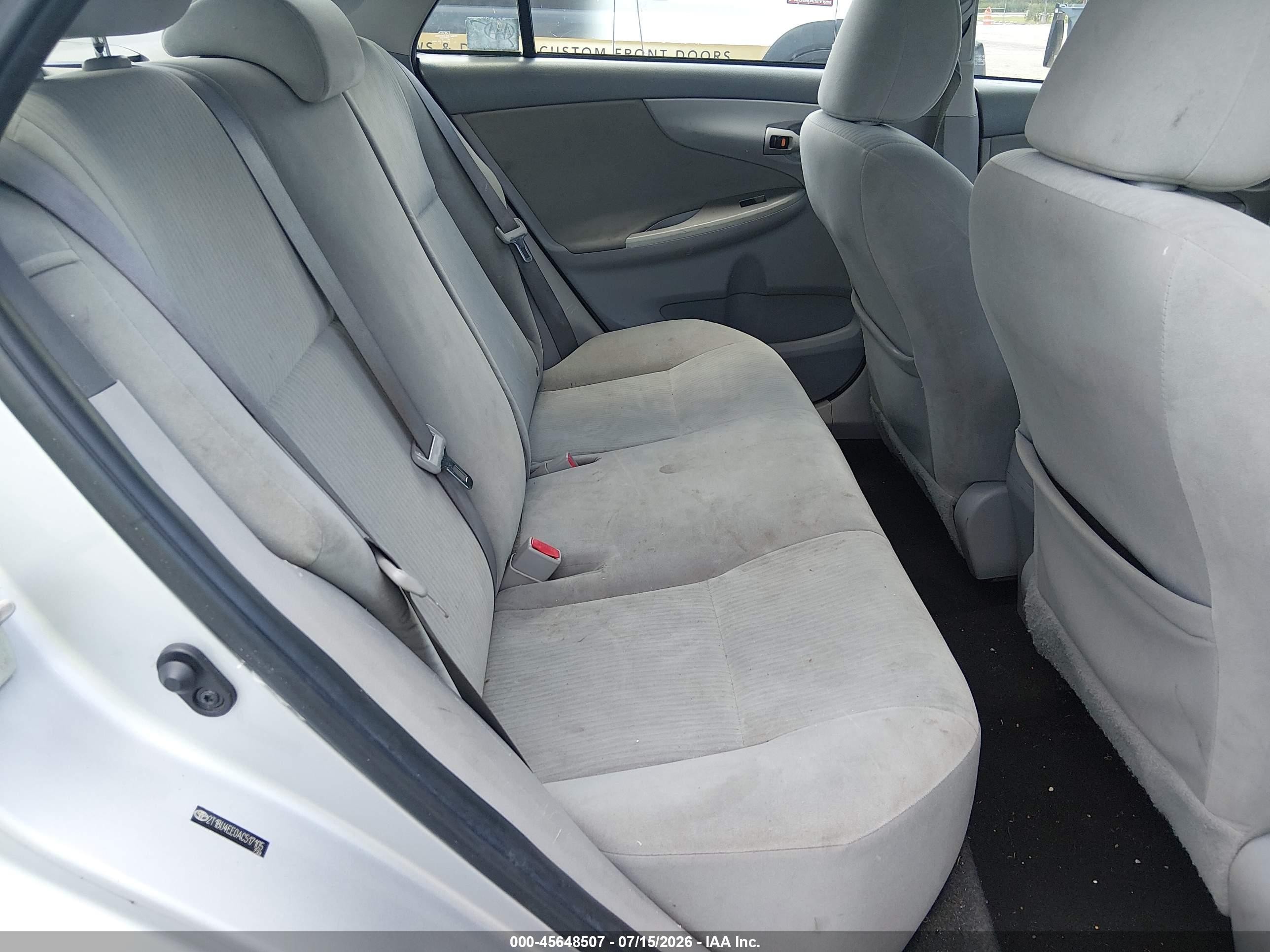 2010 Toyota Corolla Le Серебряный vin: 2T1BU4EE0AC517105