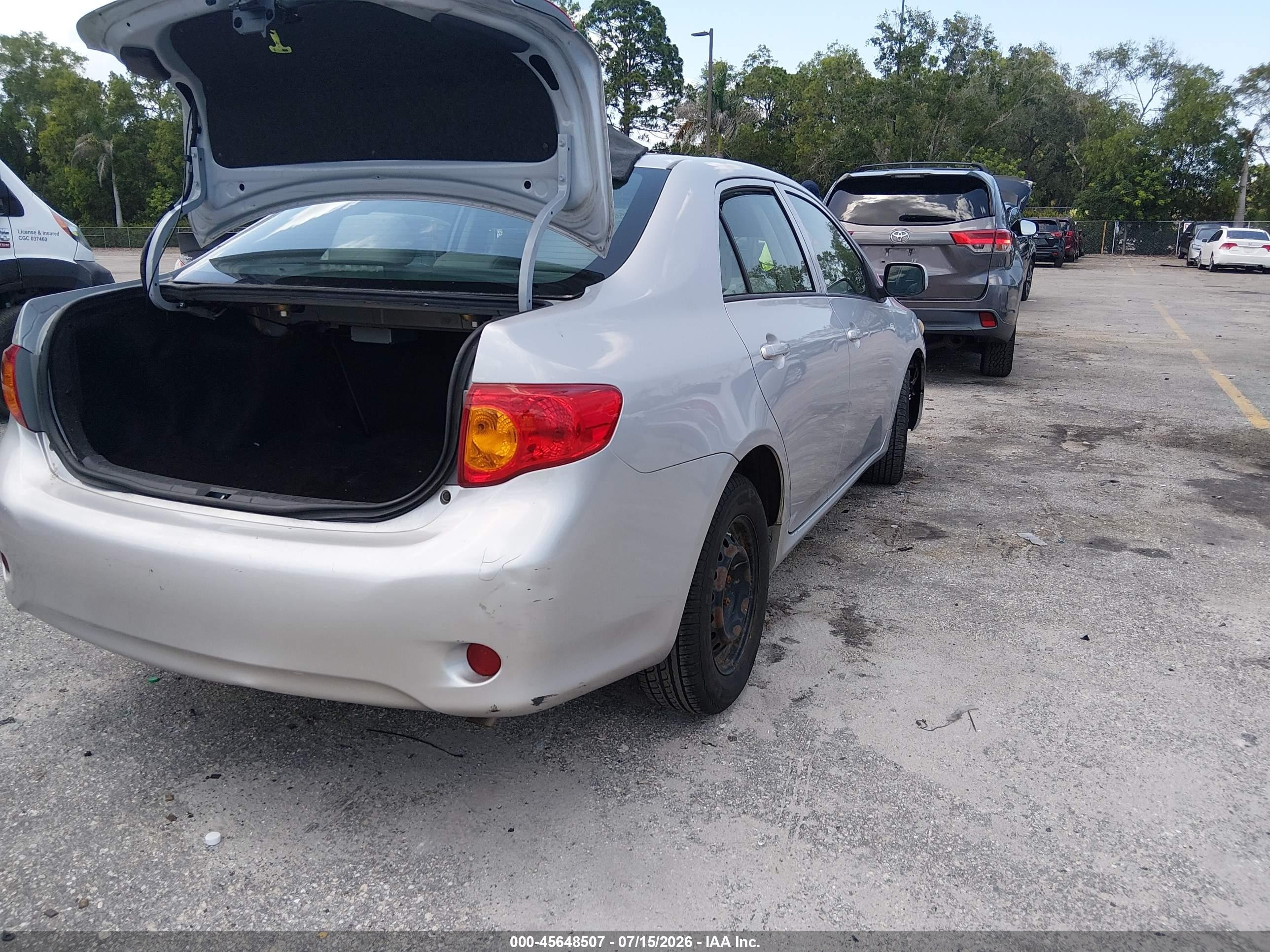 2010 Toyota Corolla Le Серебряный vin: 2T1BU4EE0AC517105