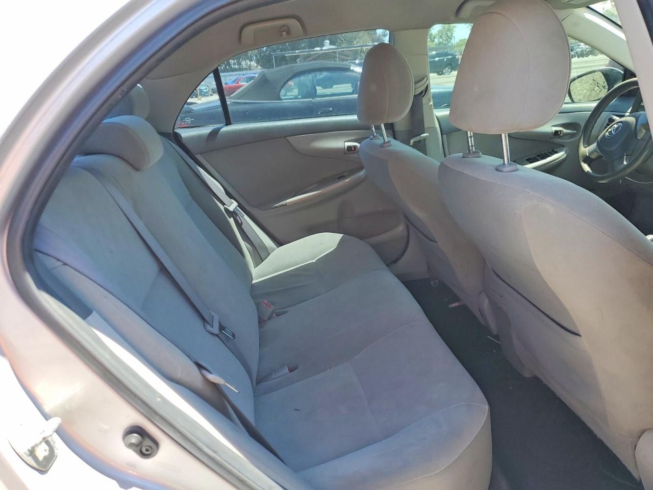 2010 Toyota Corolla Le Gray vin: 2T1BU4EE0AC520621