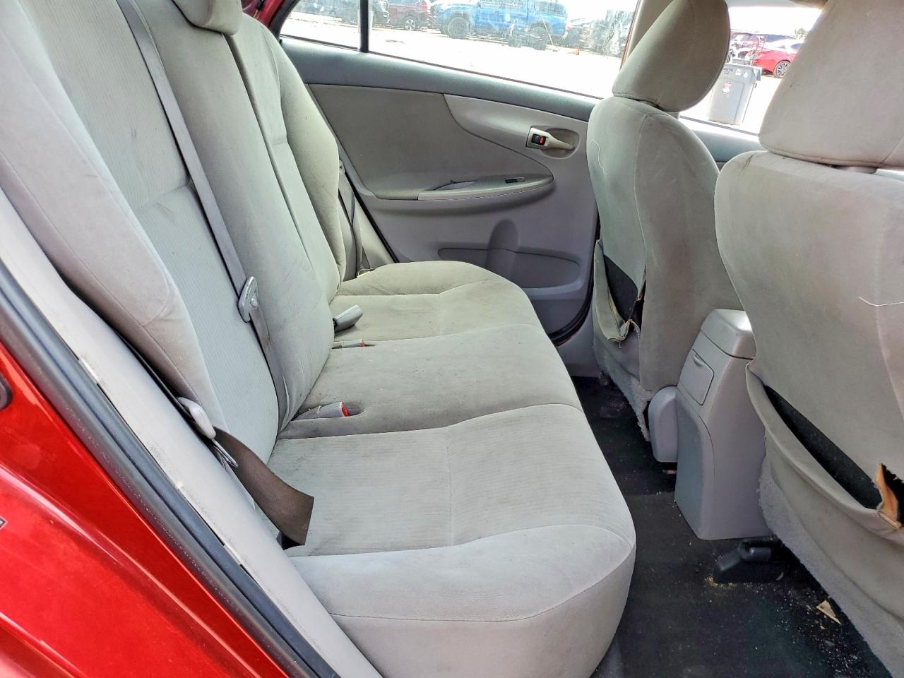 2010 Toyota Corolla Le Red vin: 2T1BU4EE0AC523437