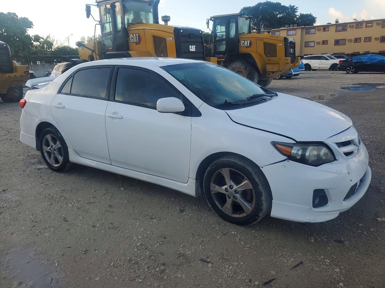 2011 Toyota Corolla S White vin: 2T1BU4EE0BC565902