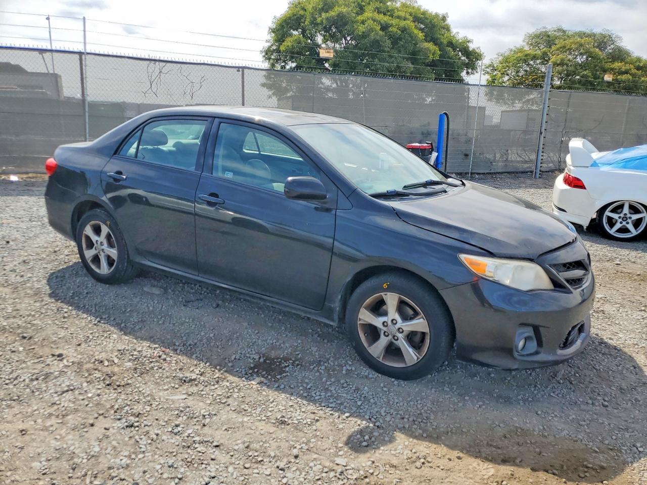 2011 Toyota Corolla Le Black vin: 2T1BU4EE0BC574261