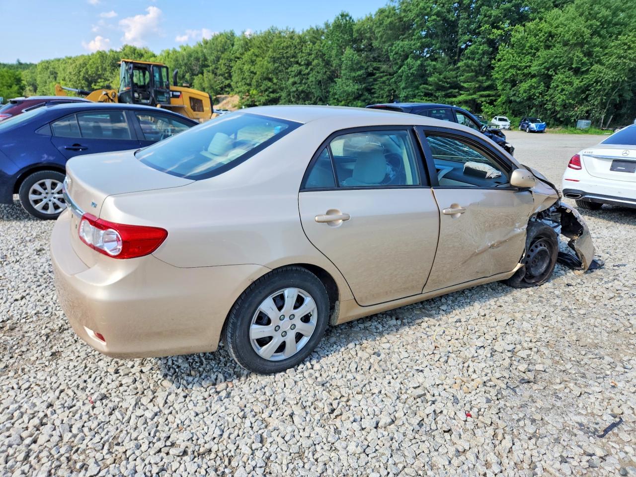 2011 Toyota Corolla Le Gold vin: 2T1BU4EE0BC578908