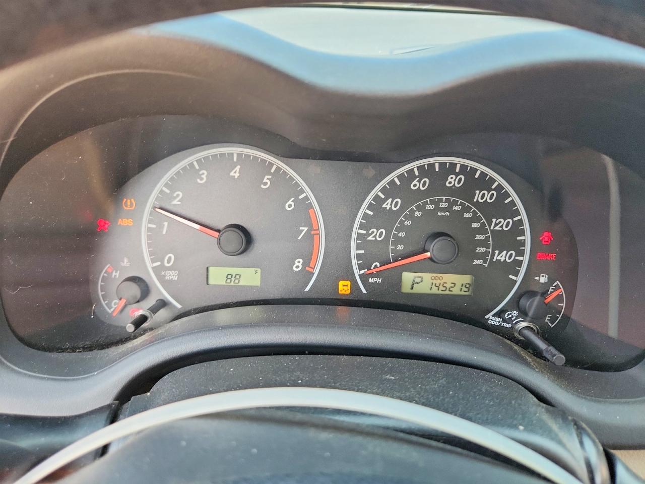 2011 Toyota Corolla Le Gold vin: 2T1BU4EE0BC578908