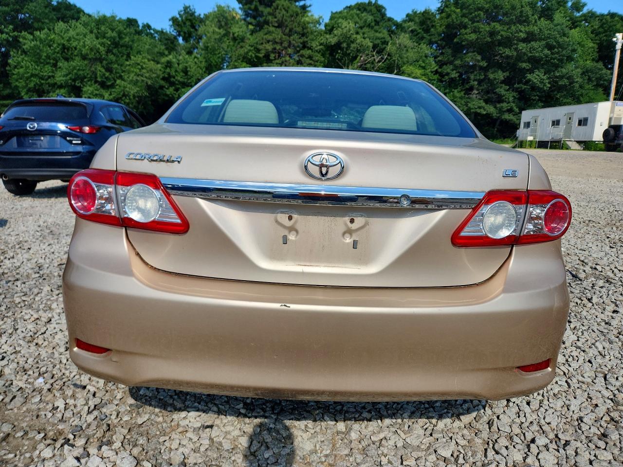2011 Toyota Corolla Le Gold vin: 2T1BU4EE0BC578908