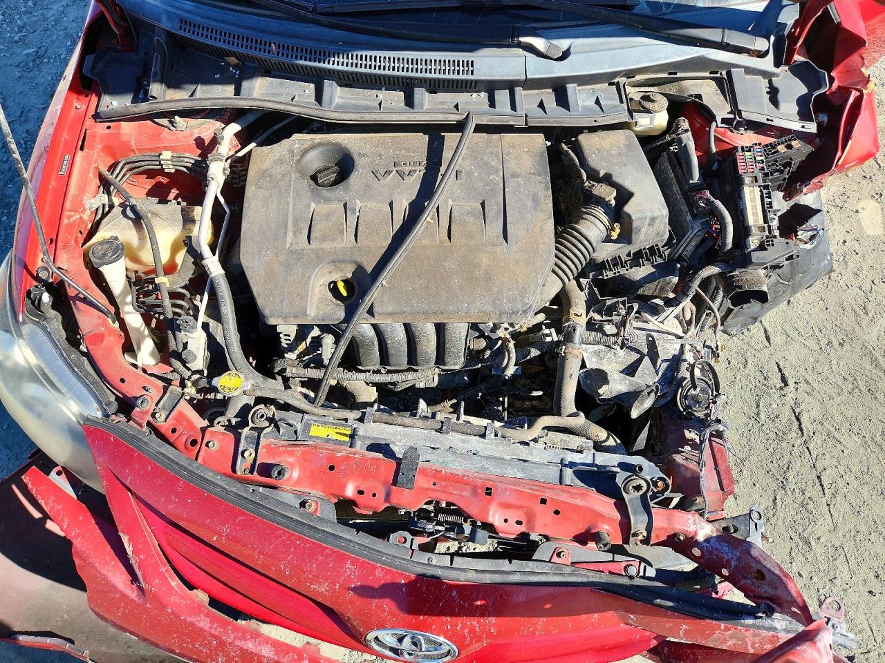 2011 Toyota Corolla Base Red vin: 2T1BU4EE0BC579573