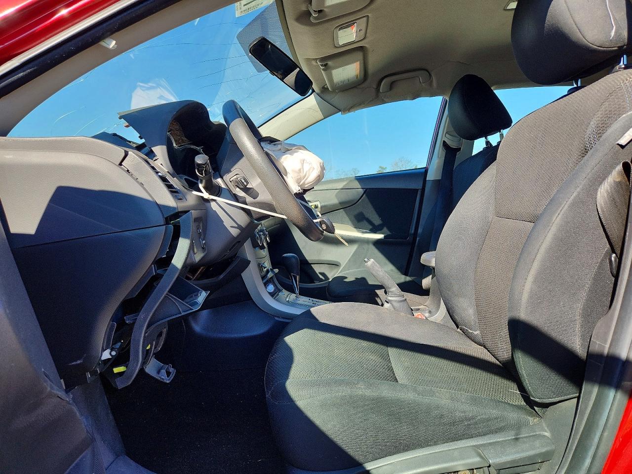 2011 Toyota Corolla Base Red vin: 2T1BU4EE0BC579573