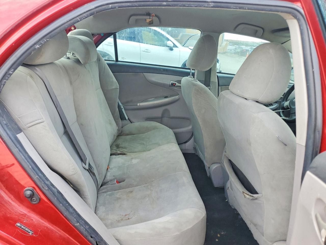 2011 Toyota Corolla Le Red vin: 2T1BU4EE0BC584451