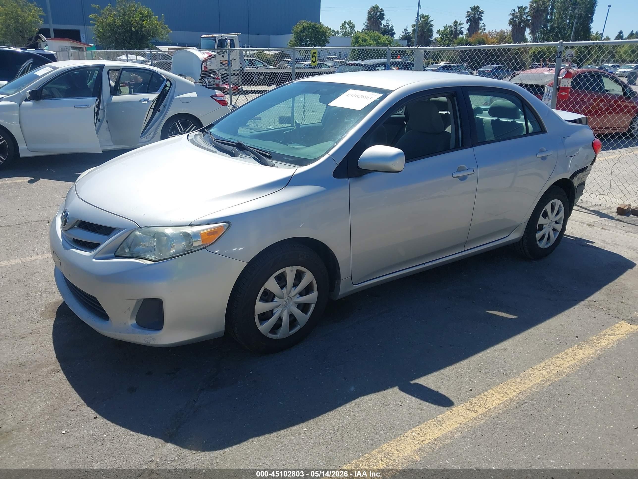 2011 Toyota Corolla Le Silver vin: 2T1BU4EE0BC591917
