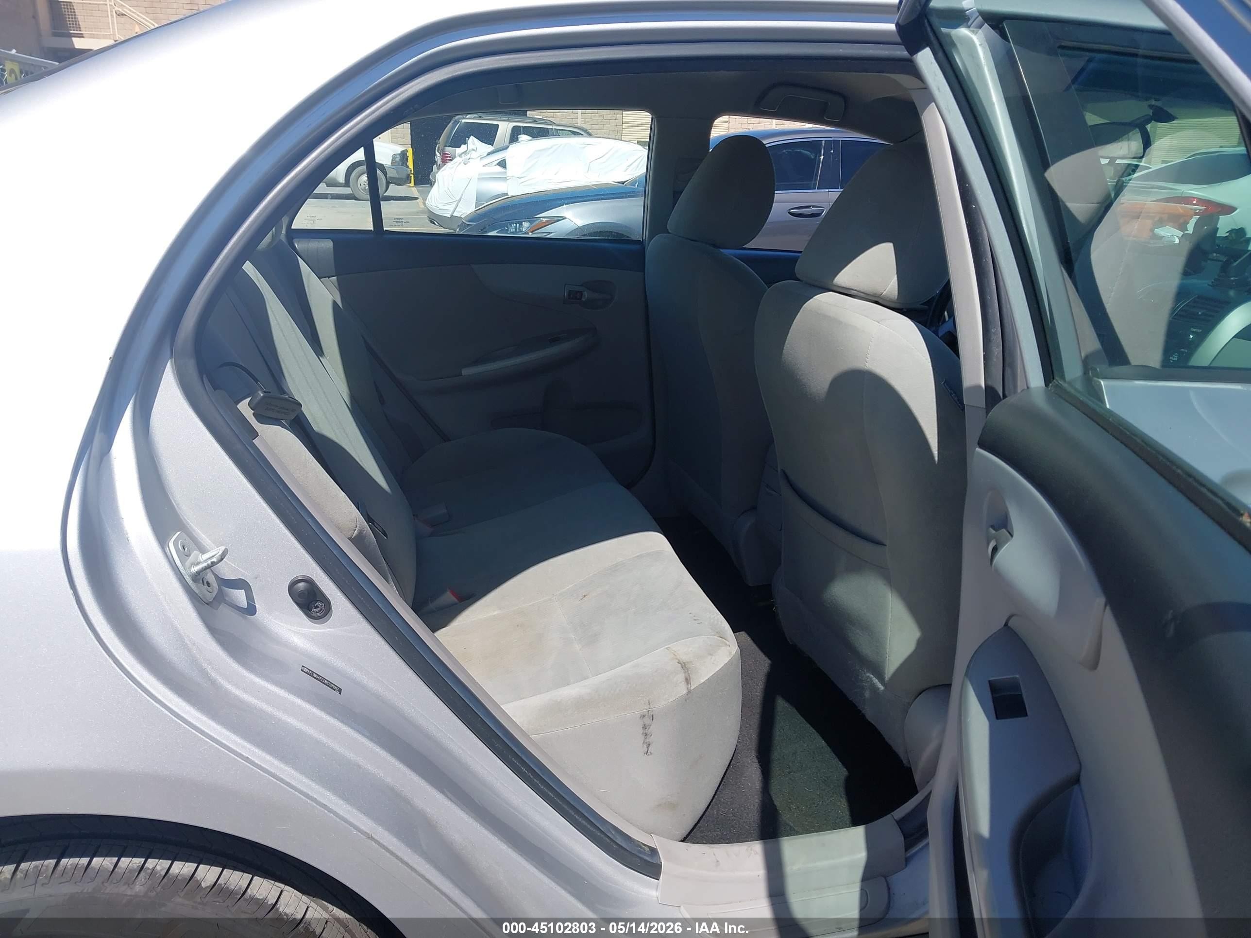 2011 Toyota Corolla Le Silver vin: 2T1BU4EE0BC591917