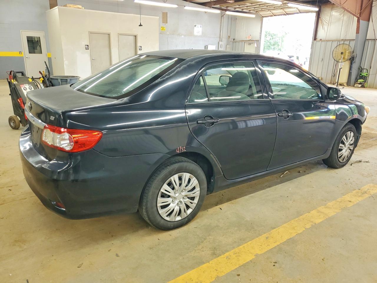 2011 Toyota Corolla  Le Черный vin: 2T1BU4EE0BC615102