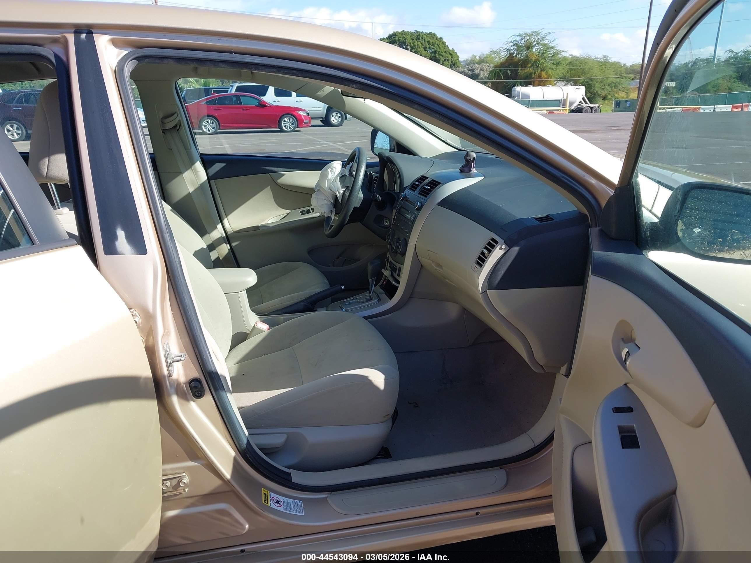 2011 Toyota Corolla Le Brown vin: 2T1BU4EE0BC625239