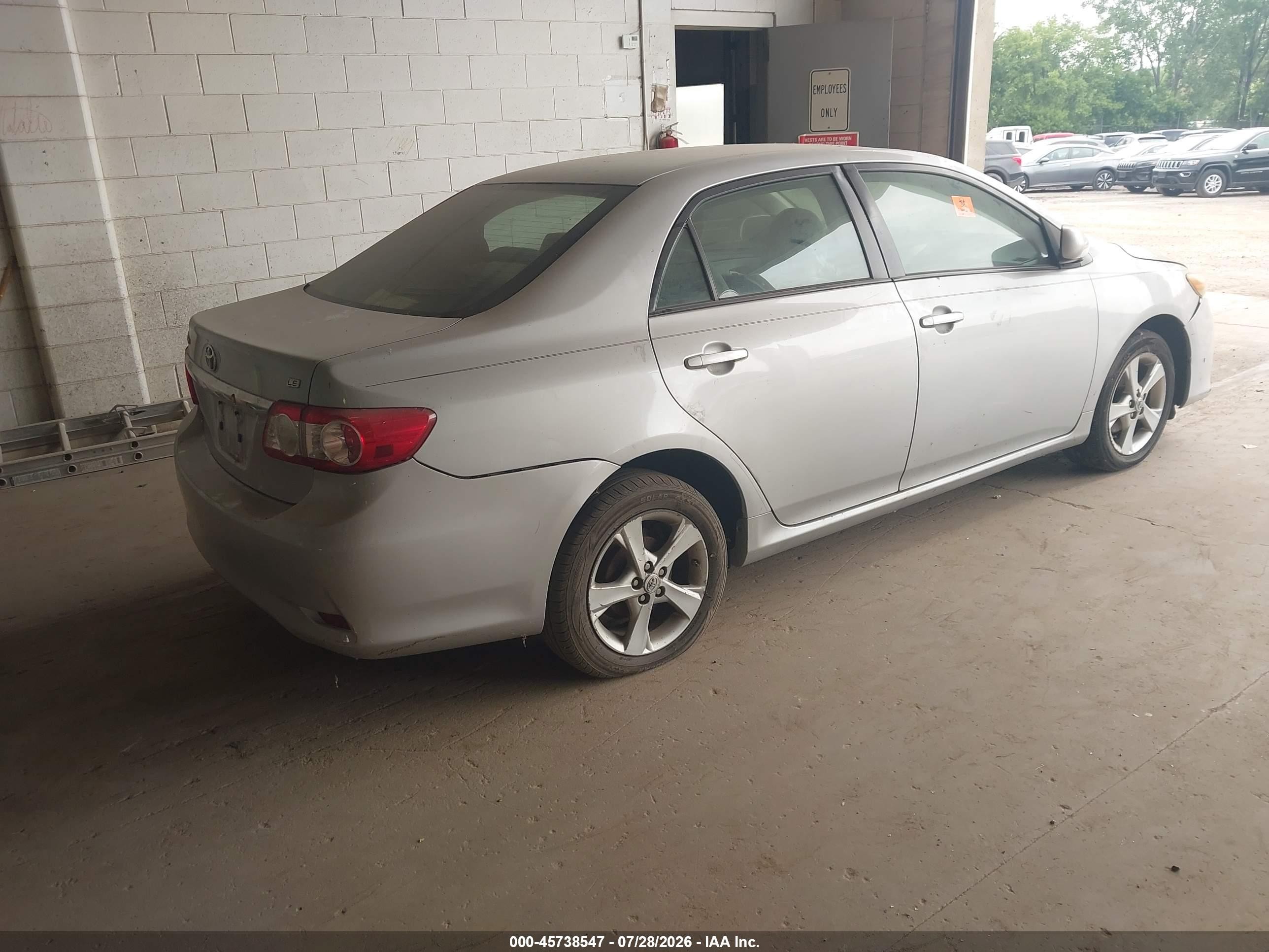 2011 Toyota Corolla Le Silver vin: 2T1BU4EE0BC627198