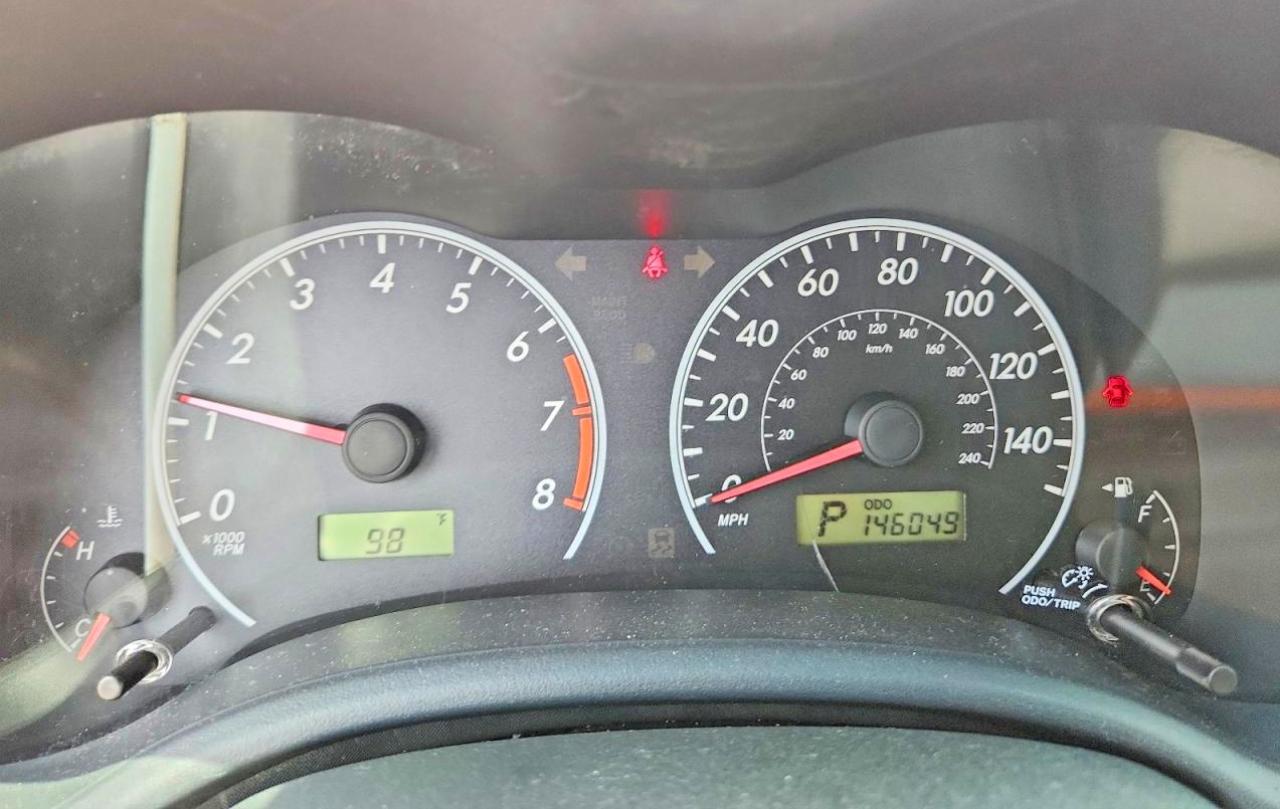 2011 Toyota Corolla Le Красный vin: 2T1BU4EE0BC628058