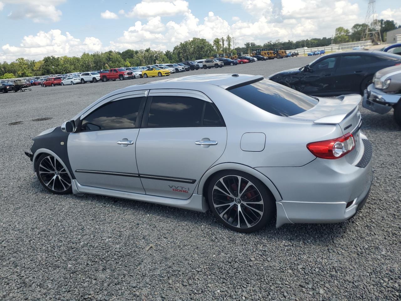 2011 Toyota Coralla Silver vin: 2T1BU4EE0BC689104