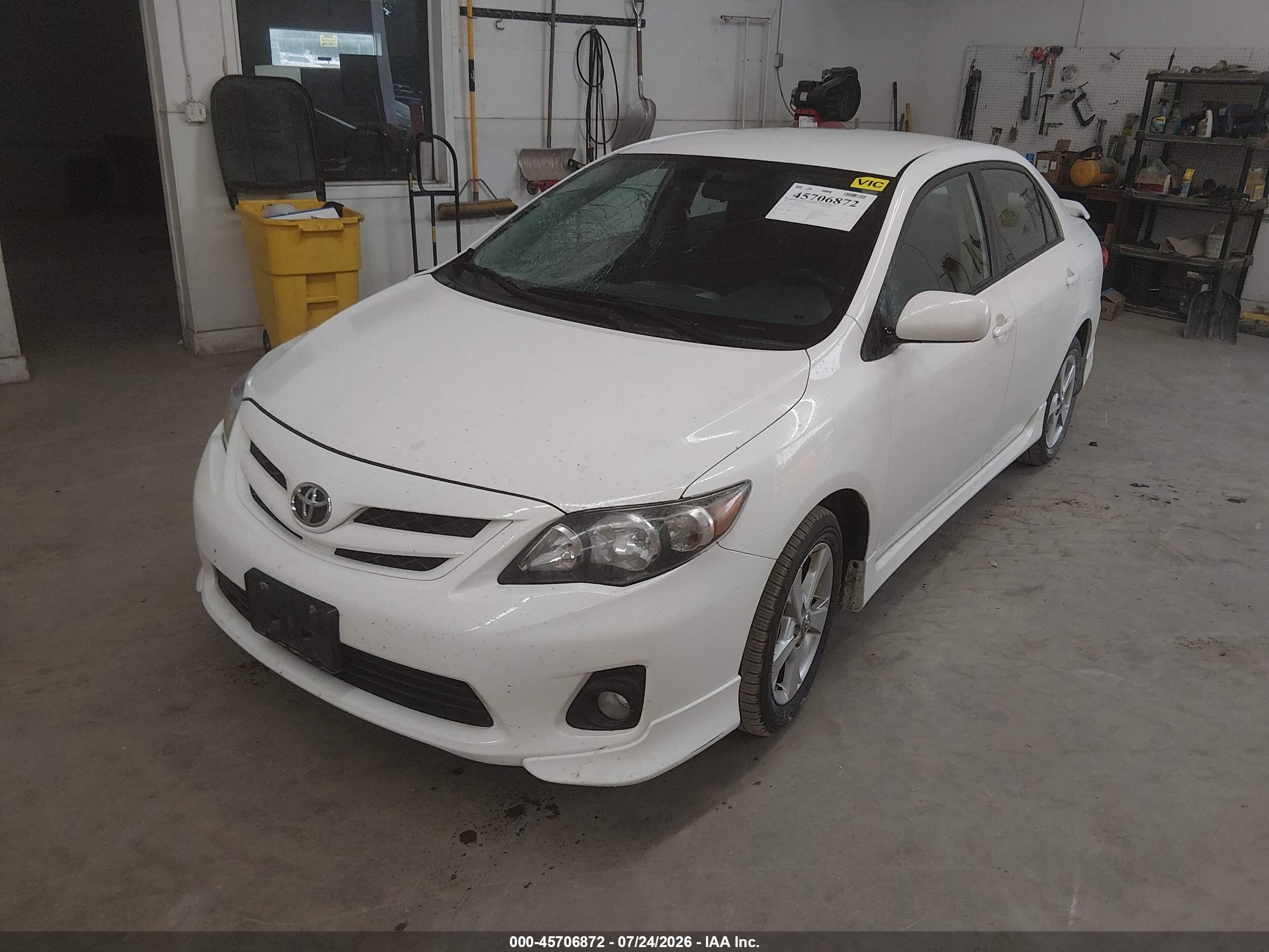 2011 Toyota Corolla S White vin: 2T1BU4EE0BC696022