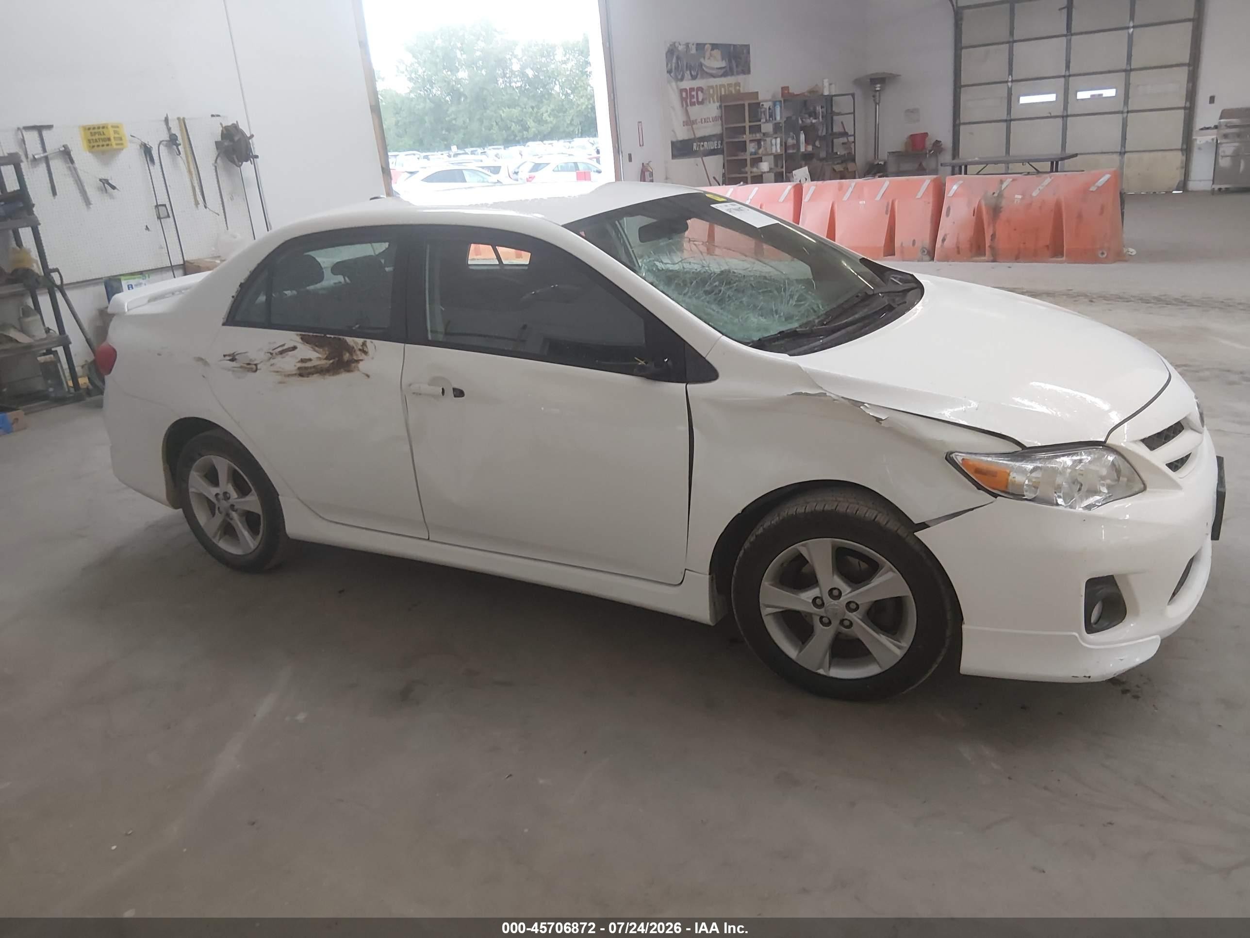 2011 Toyota Corolla S White vin: 2T1BU4EE0BC696022