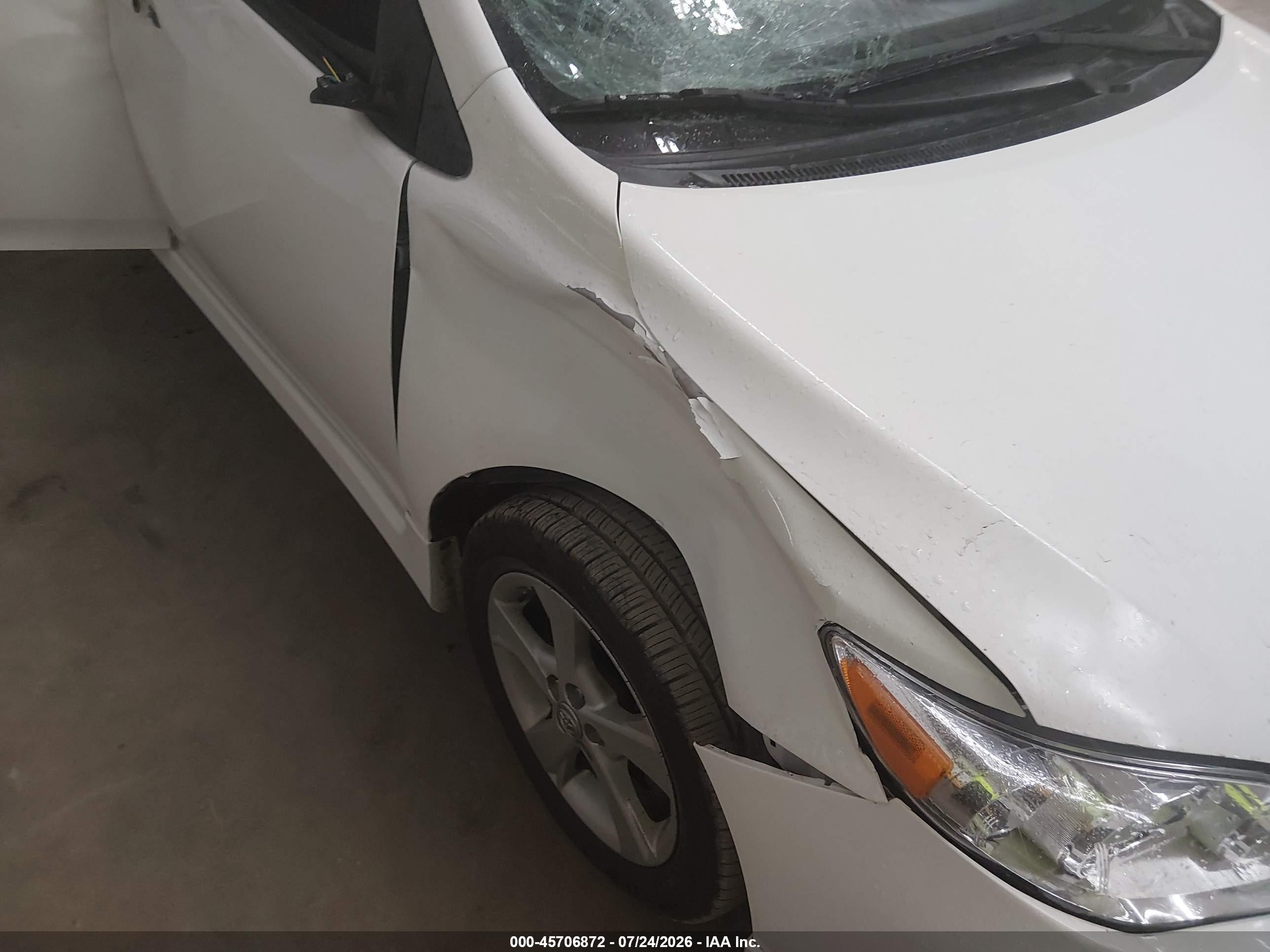 2011 Toyota Corolla S White vin: 2T1BU4EE0BC696022