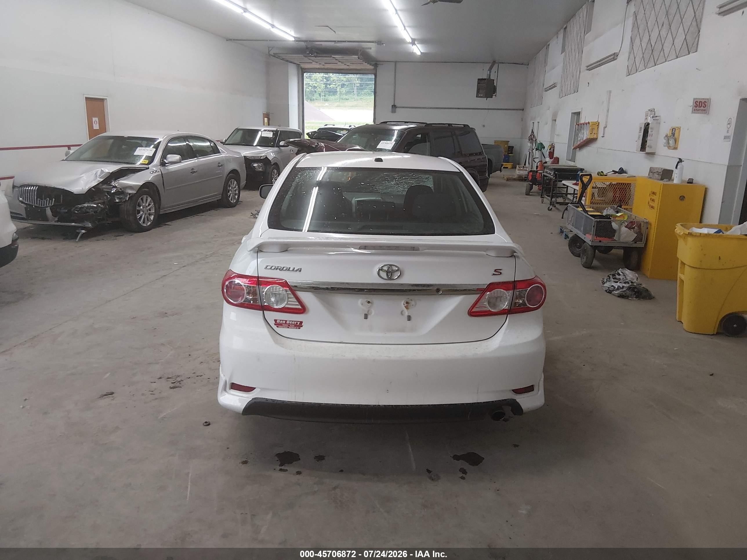 2011 Toyota Corolla S White vin: 2T1BU4EE0BC696022