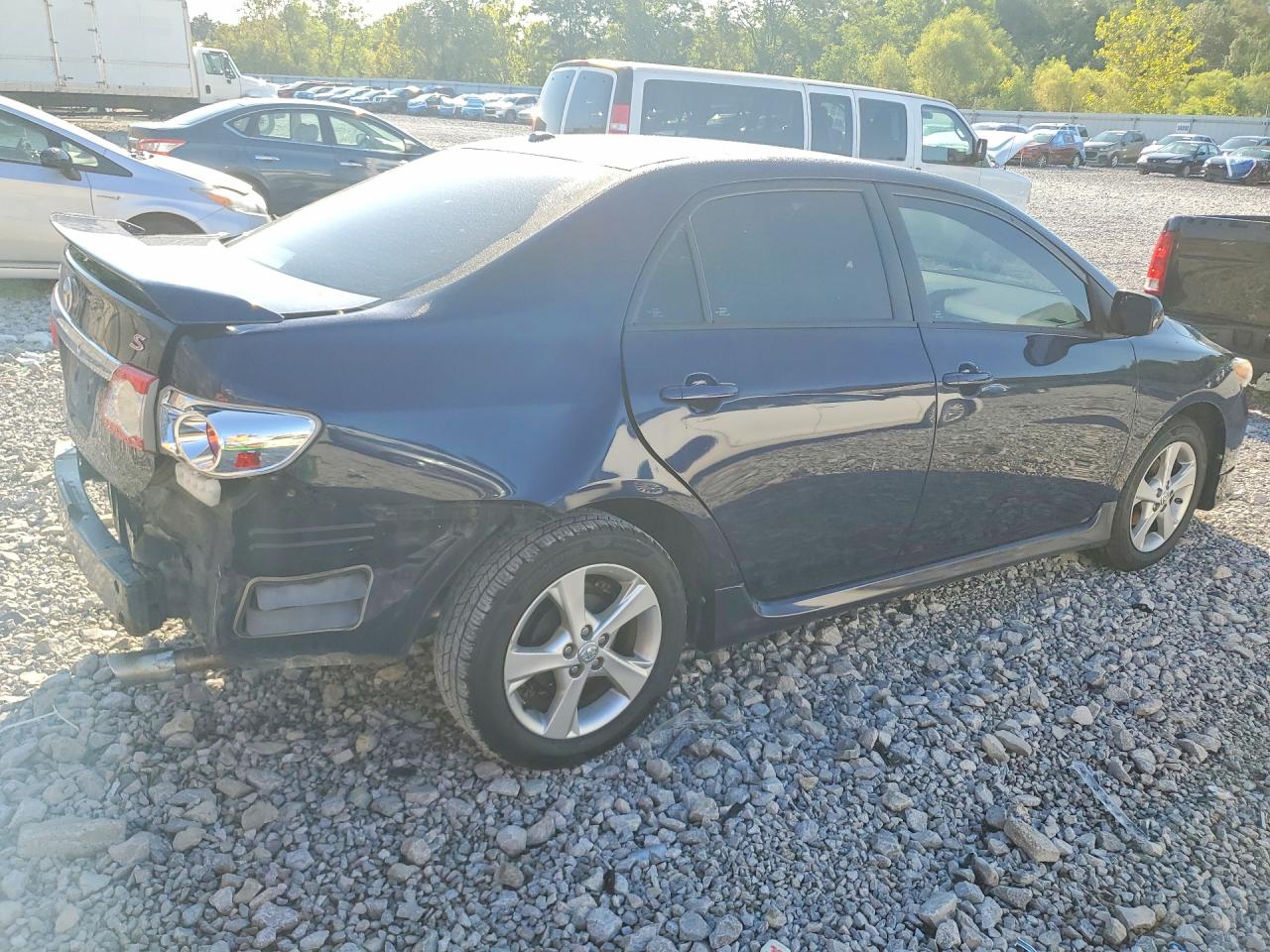 2011 Toyota Corolla S Синий vin: 2T1BU4EE0BC697235