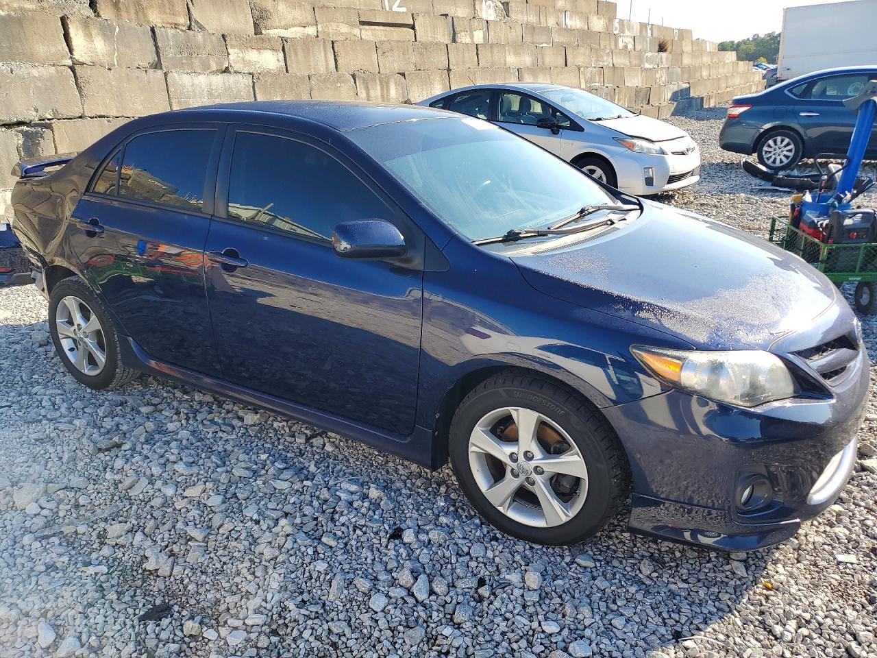 2011 Toyota Corolla S Синий vin: 2T1BU4EE0BC697235