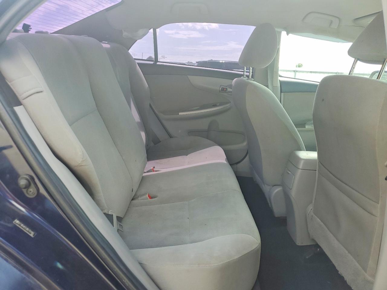 2011 Toyota Corolla Le Blue vin: 2T1BU4EE0BC701185