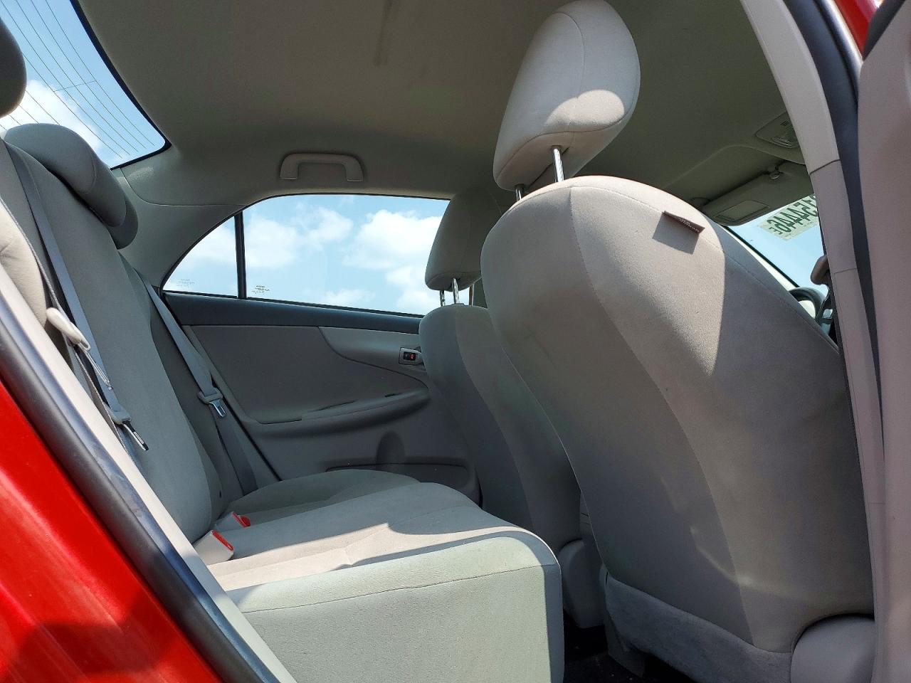 2011 Toyota Corolla Base Red vin: 2T1BU4EE0BC707293