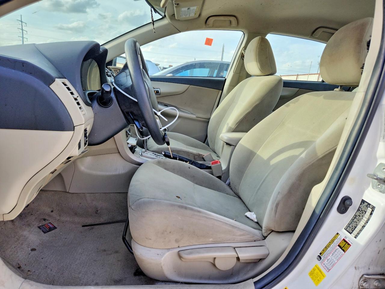 2011 Toyota Corolla Le White vin: 2T1BU4EE0BC736549