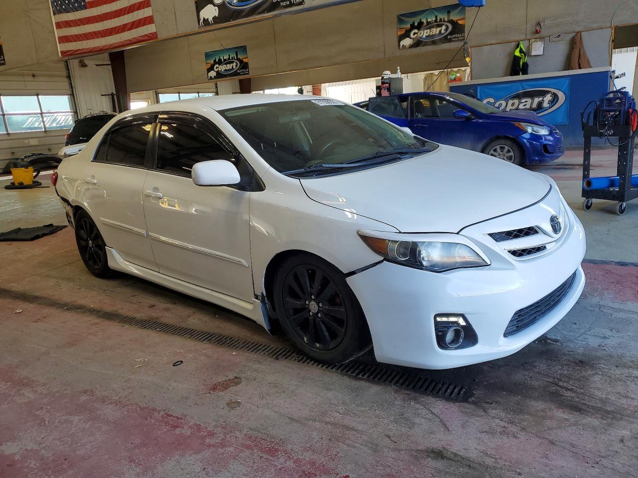 2011 Toyota Corolla S White vin: 2T1BU4EE0BC752511