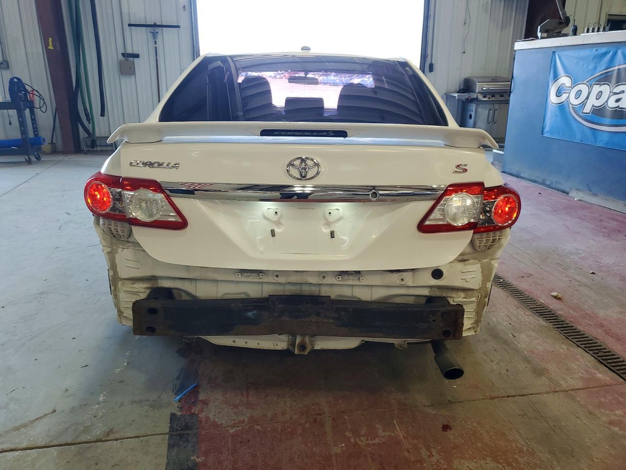 2011 Toyota Corolla S White vin: 2T1BU4EE0BC752511